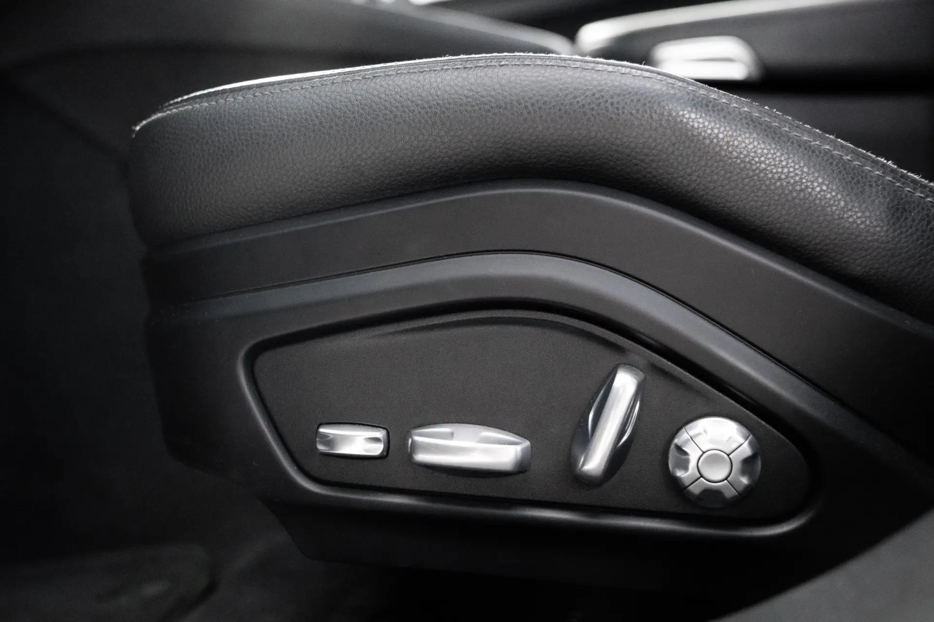 Porsche Panamera Sport Turismo 4 E-Hybrid Platinum Edition 22