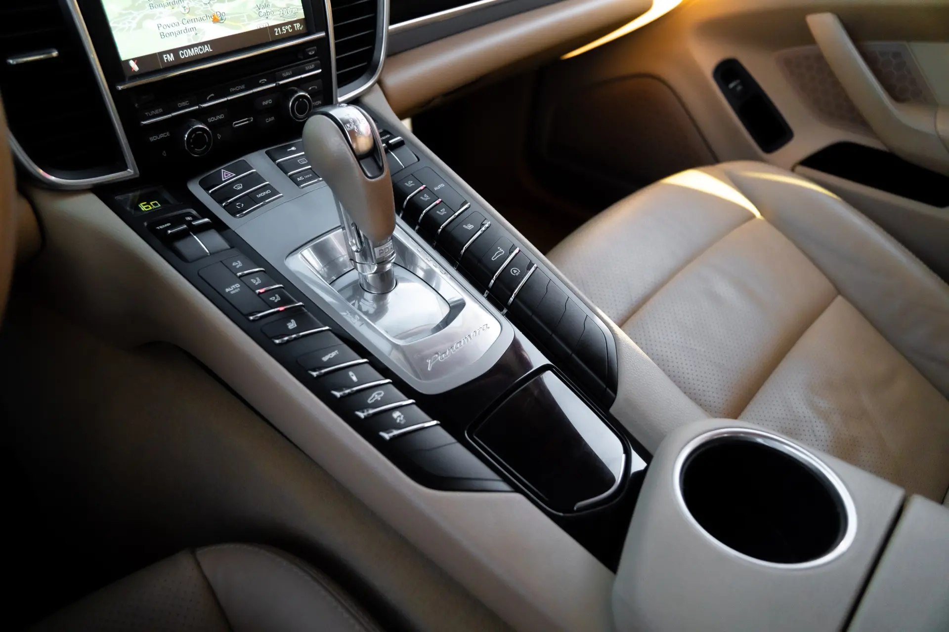 Porsche Panamera 4S PDK 27