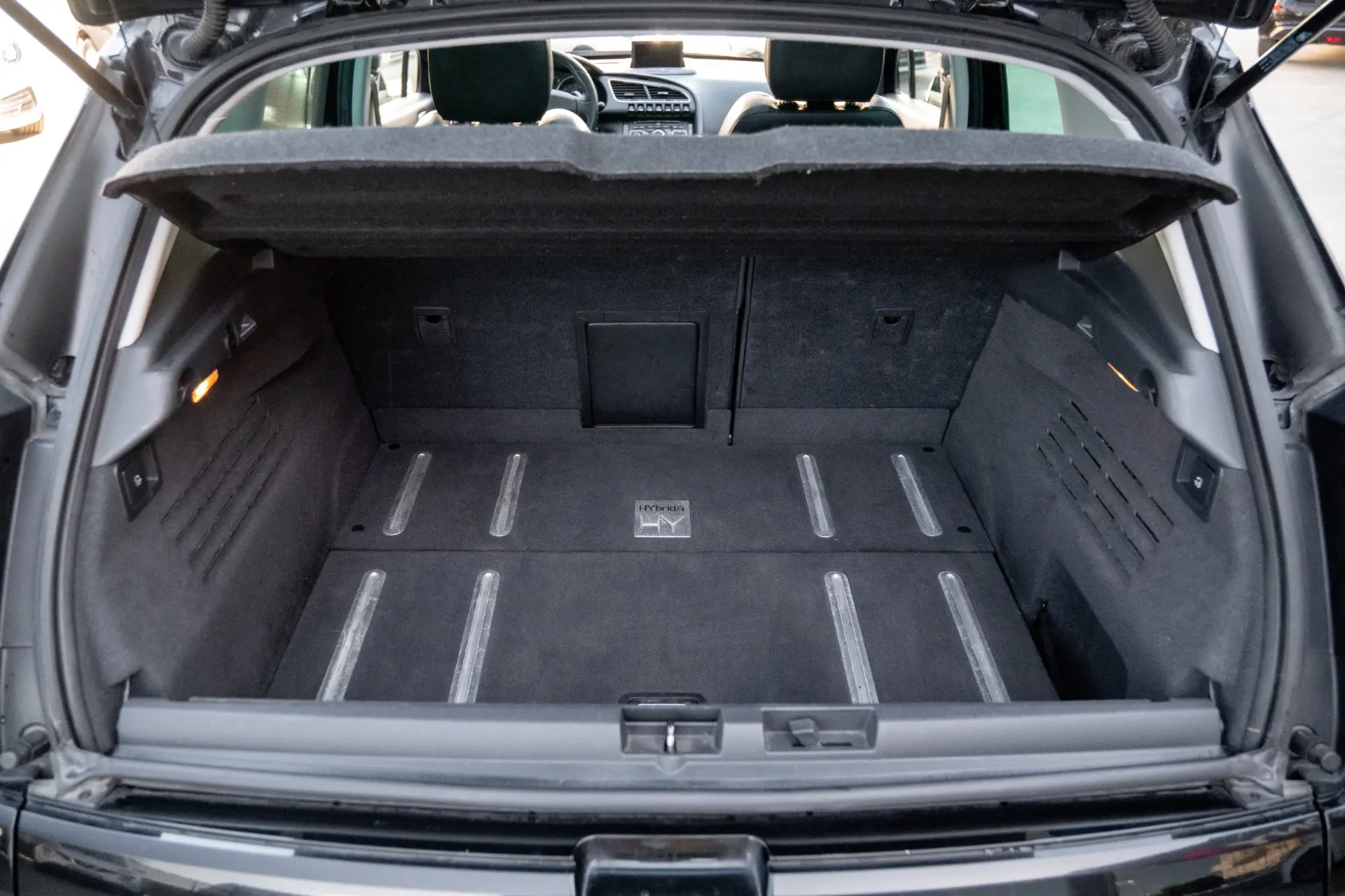 Peugeot 3008 2.0 HDi Hybrid4 31