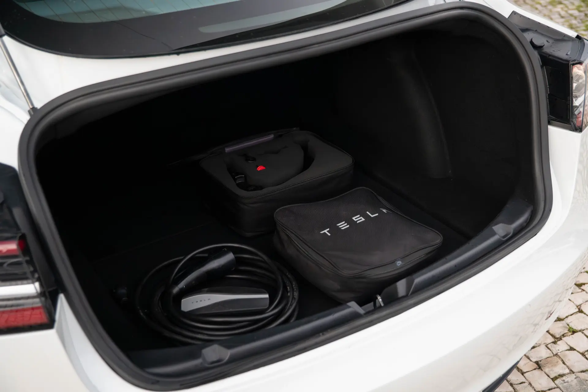 Tesla Model 3 Long Range AWD Dual Motor 17