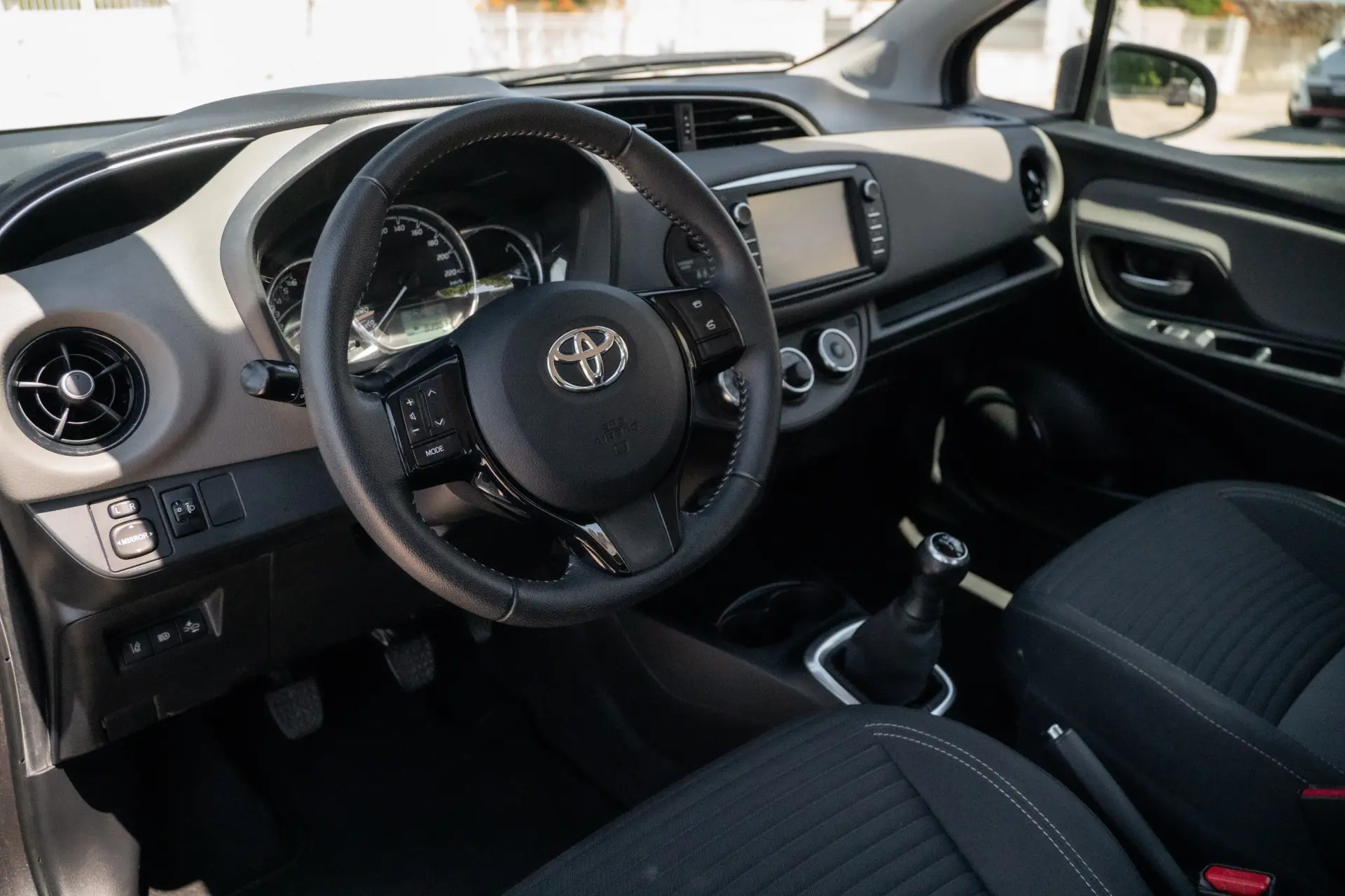 Toyota Yaris 1.0 VVT-i Comfort 2