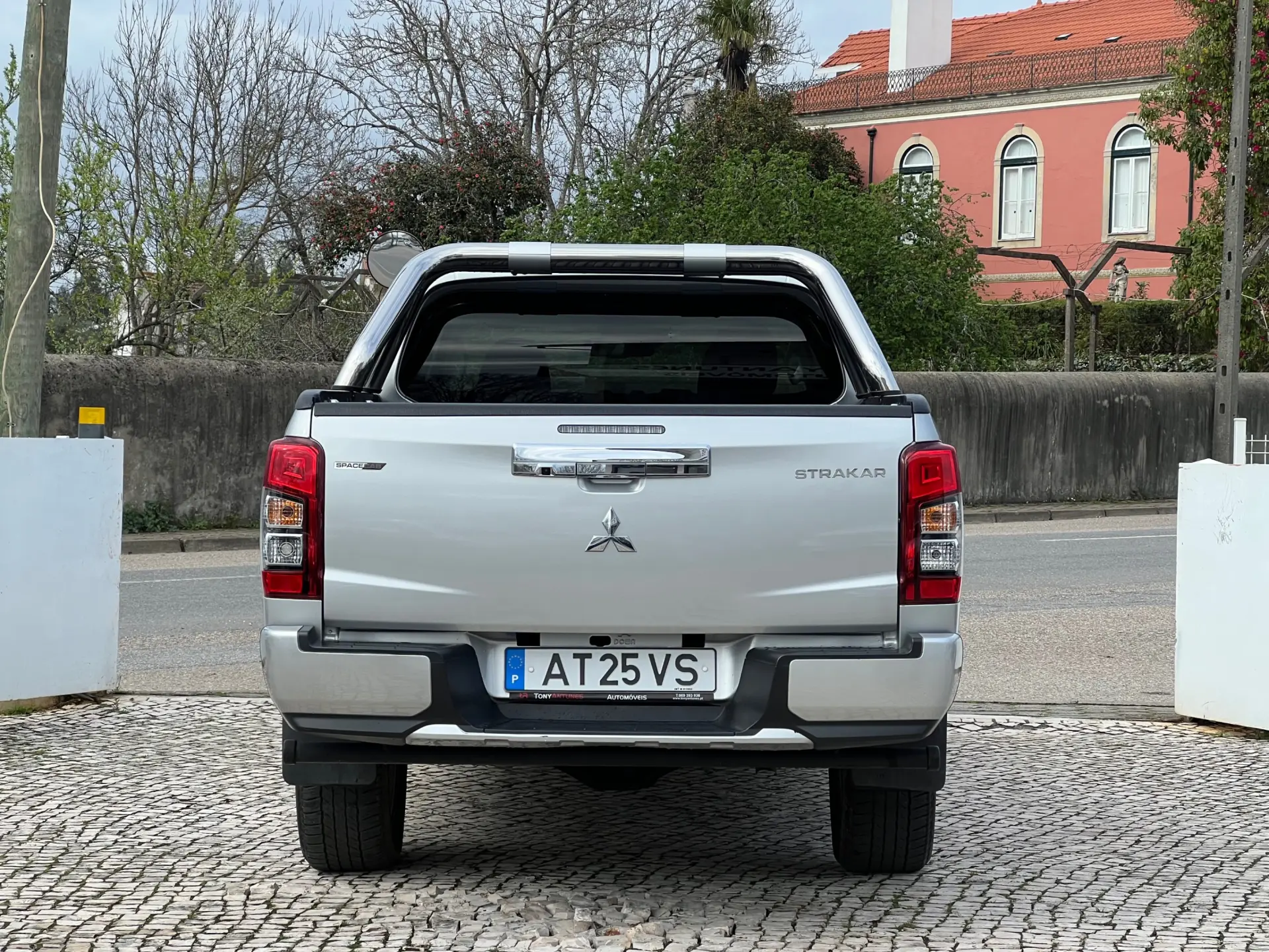 Mitsubishi L200 2.3 DI-D Strakar Space Cab Intense 4WD 5