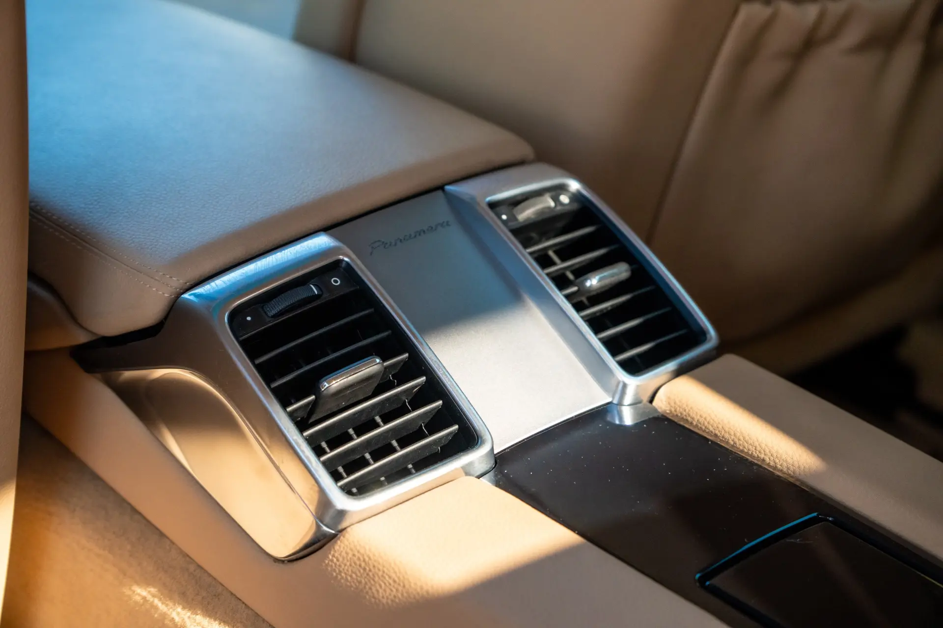 Porsche Panamera 4S PDK 35
