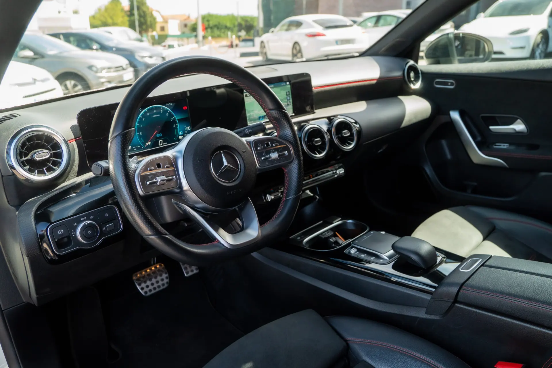 Mercedes-Benz A 250 Limousine e 8G-DCT AMG Line 2