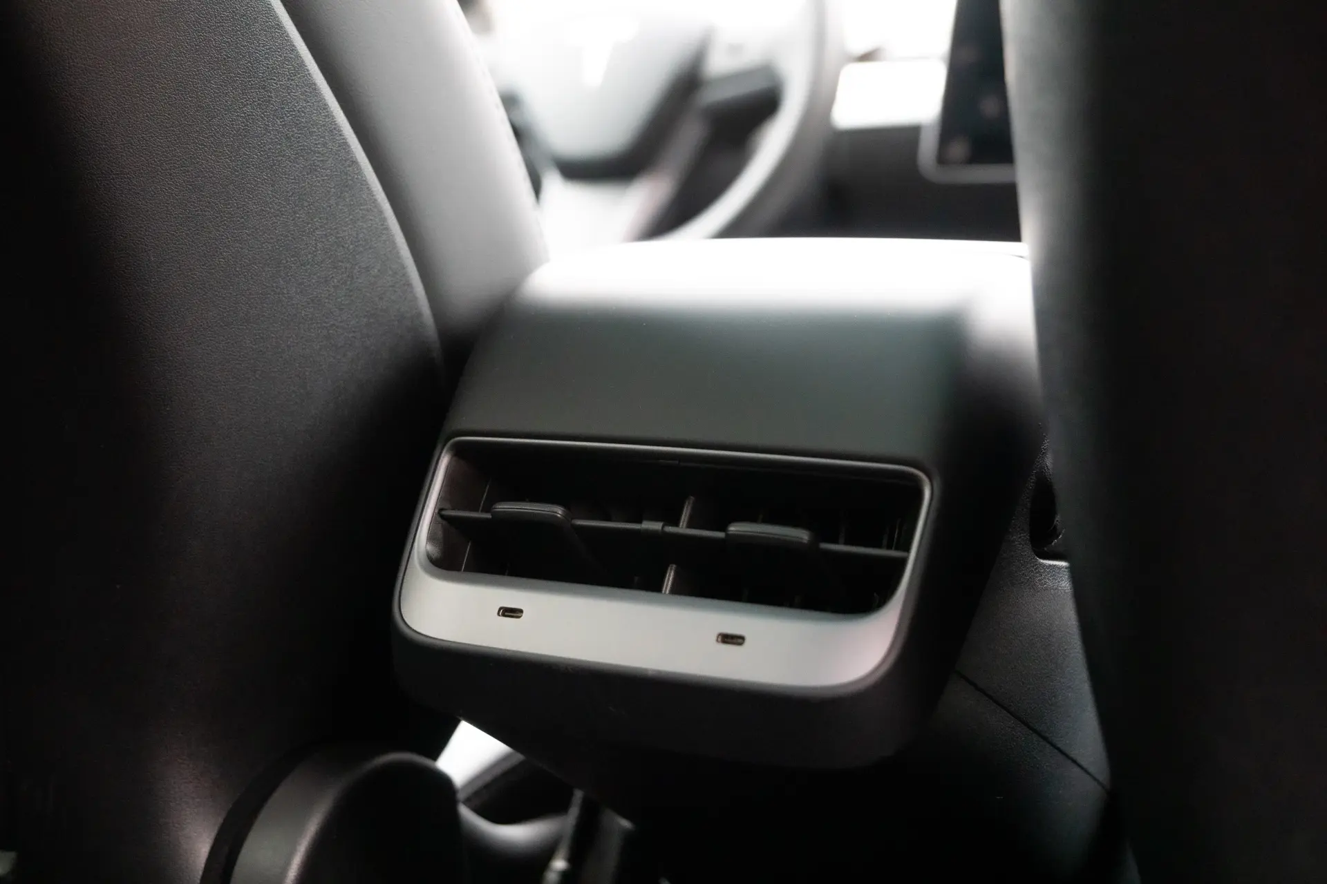 Tesla Model Y Long Range RWD 23