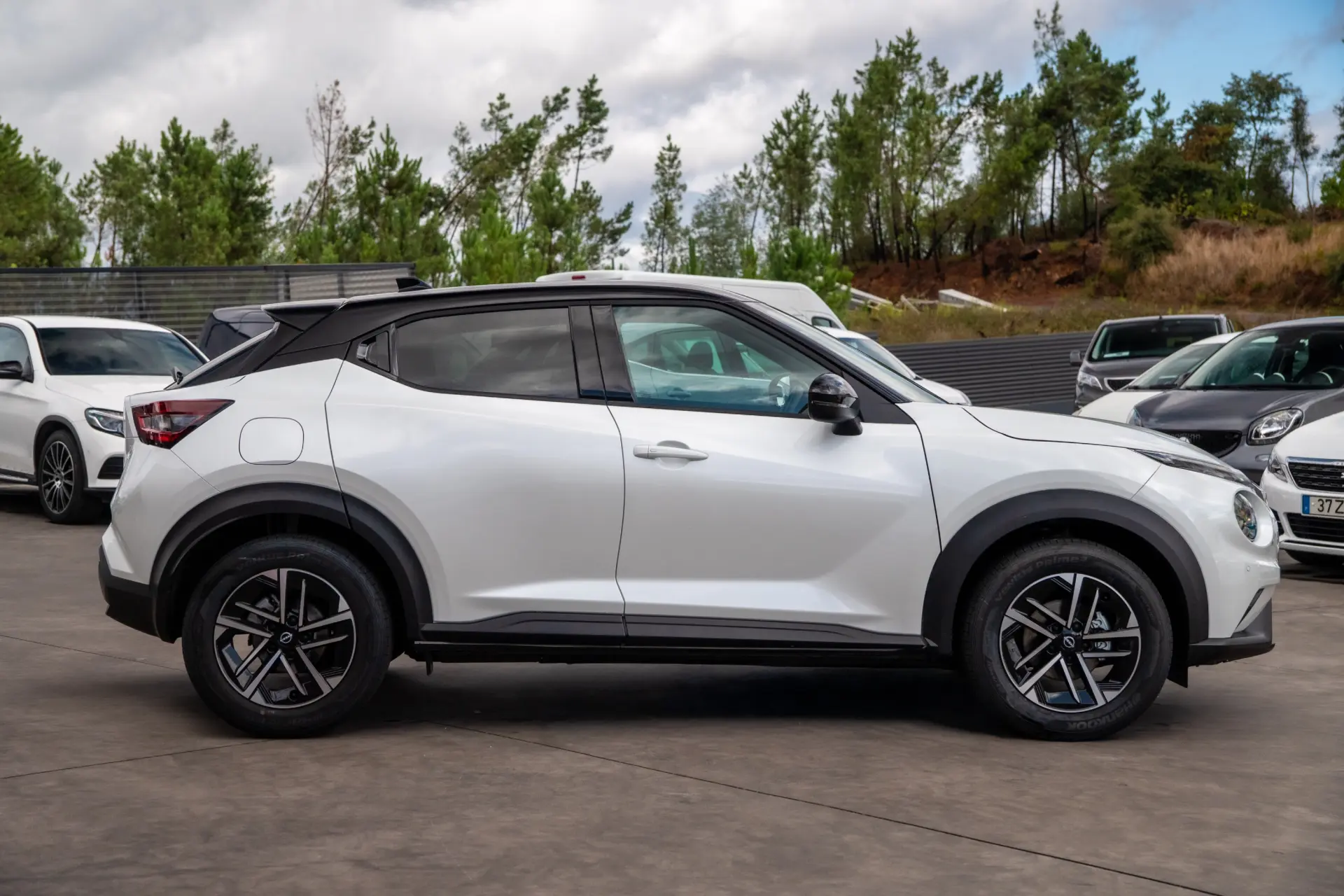 Nissan Juke 1.0 DIG-T N-Connecta Two Tone 8