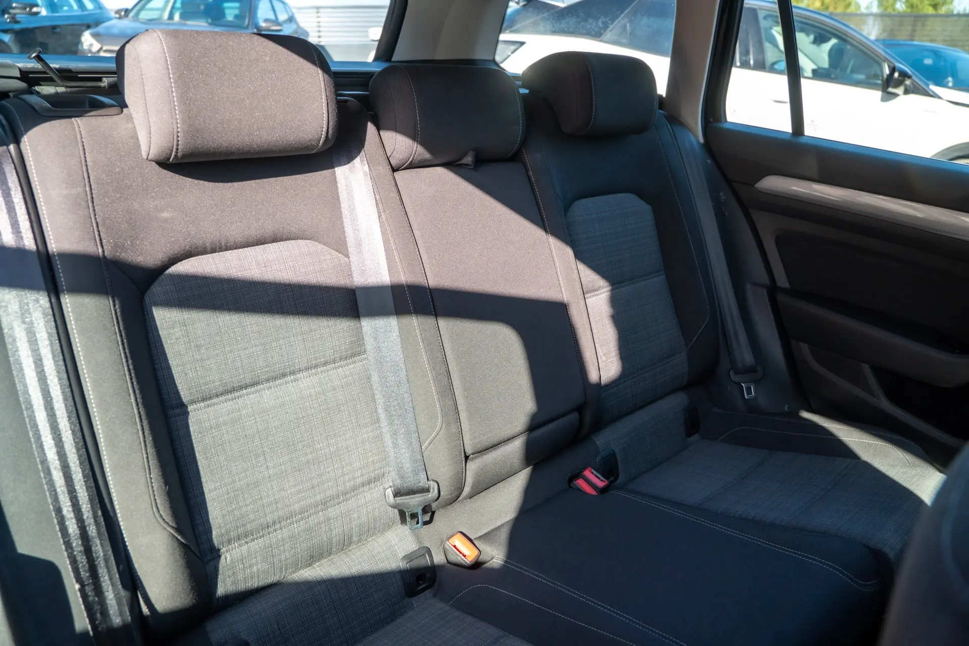 Volkswagen Passat Variant 2.0 TDI Elegance DSG 28