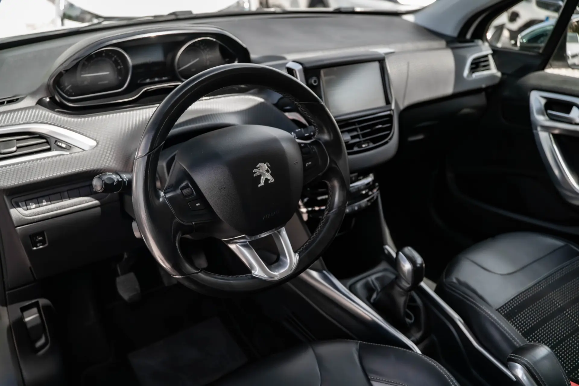 Peugeot 2008 1.2 VTi Allure 2