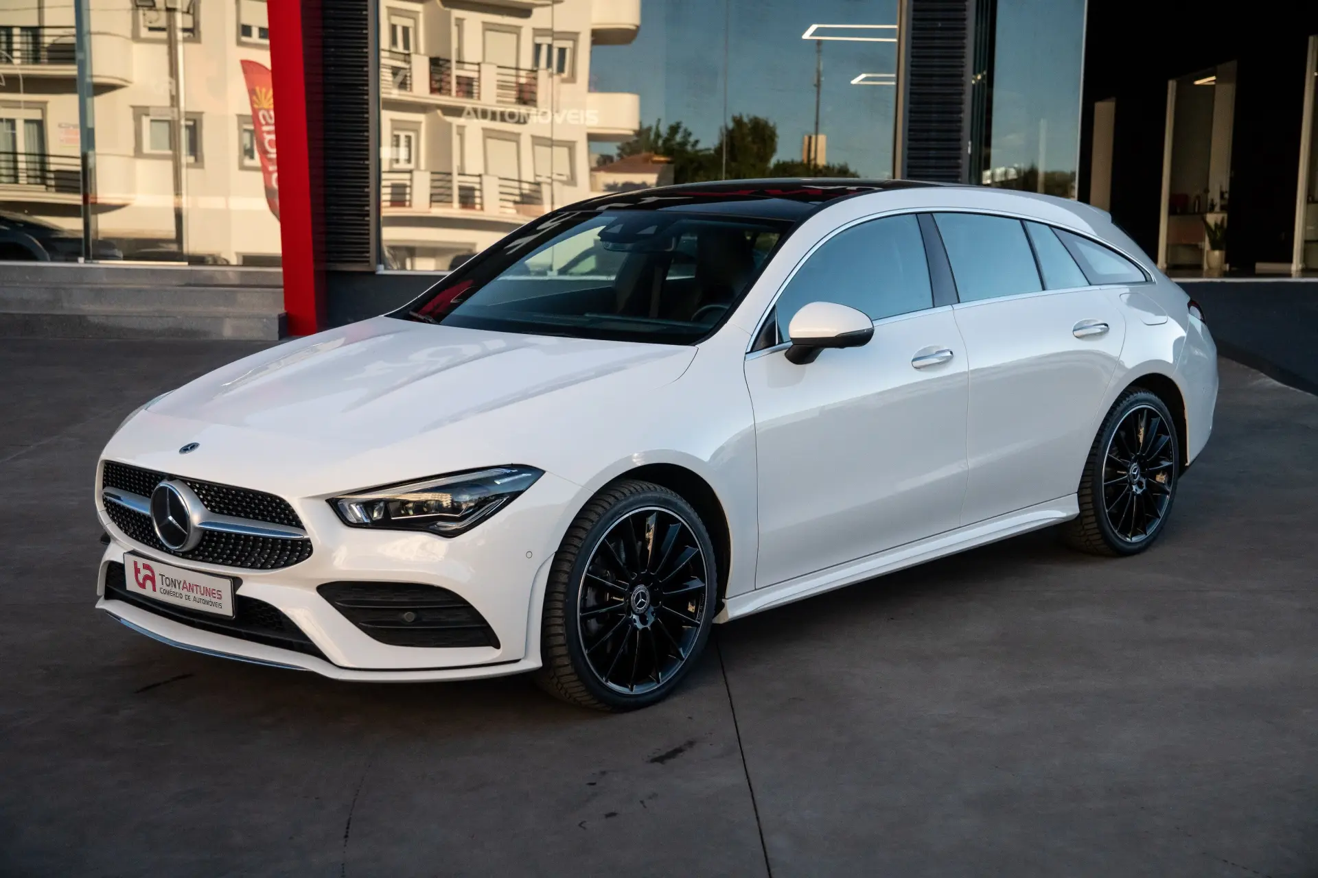 Mercedes-Benz CLA 250 e 8G-DCT AMG Line 2