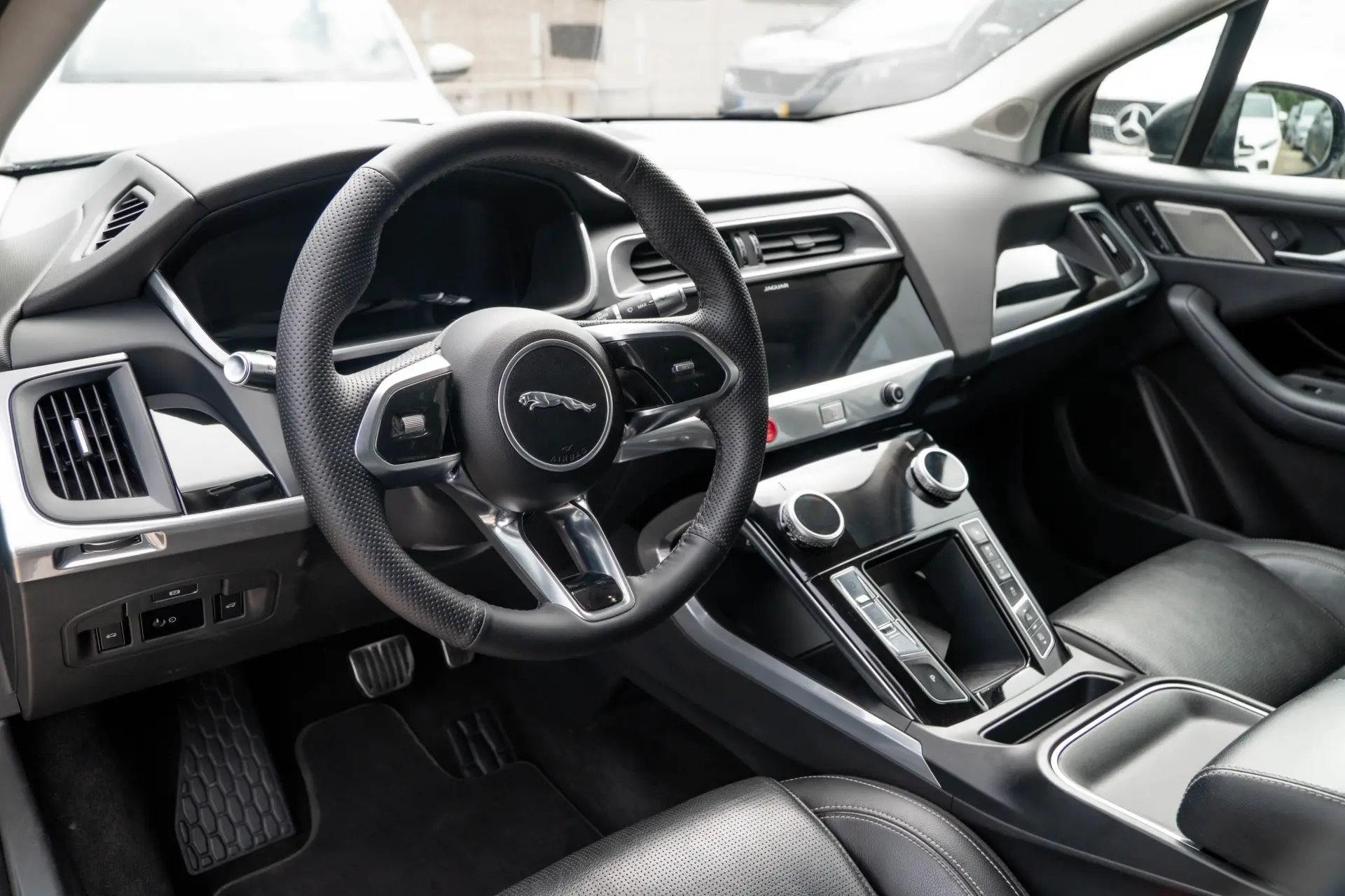 Jaguar I-Pace EV400 AWD SE 2
