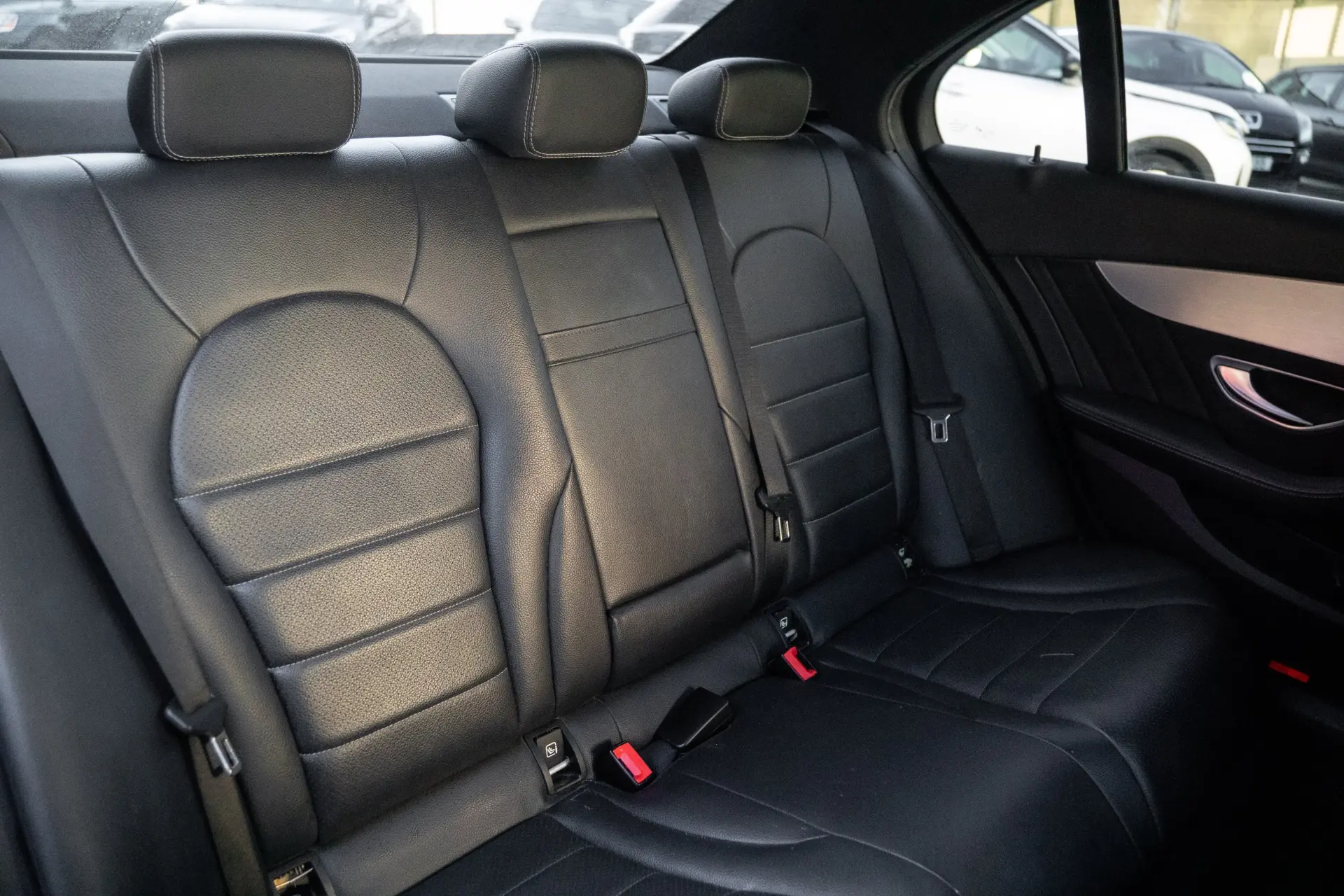 Mercedes-Benz C 300 de AMG Line 27