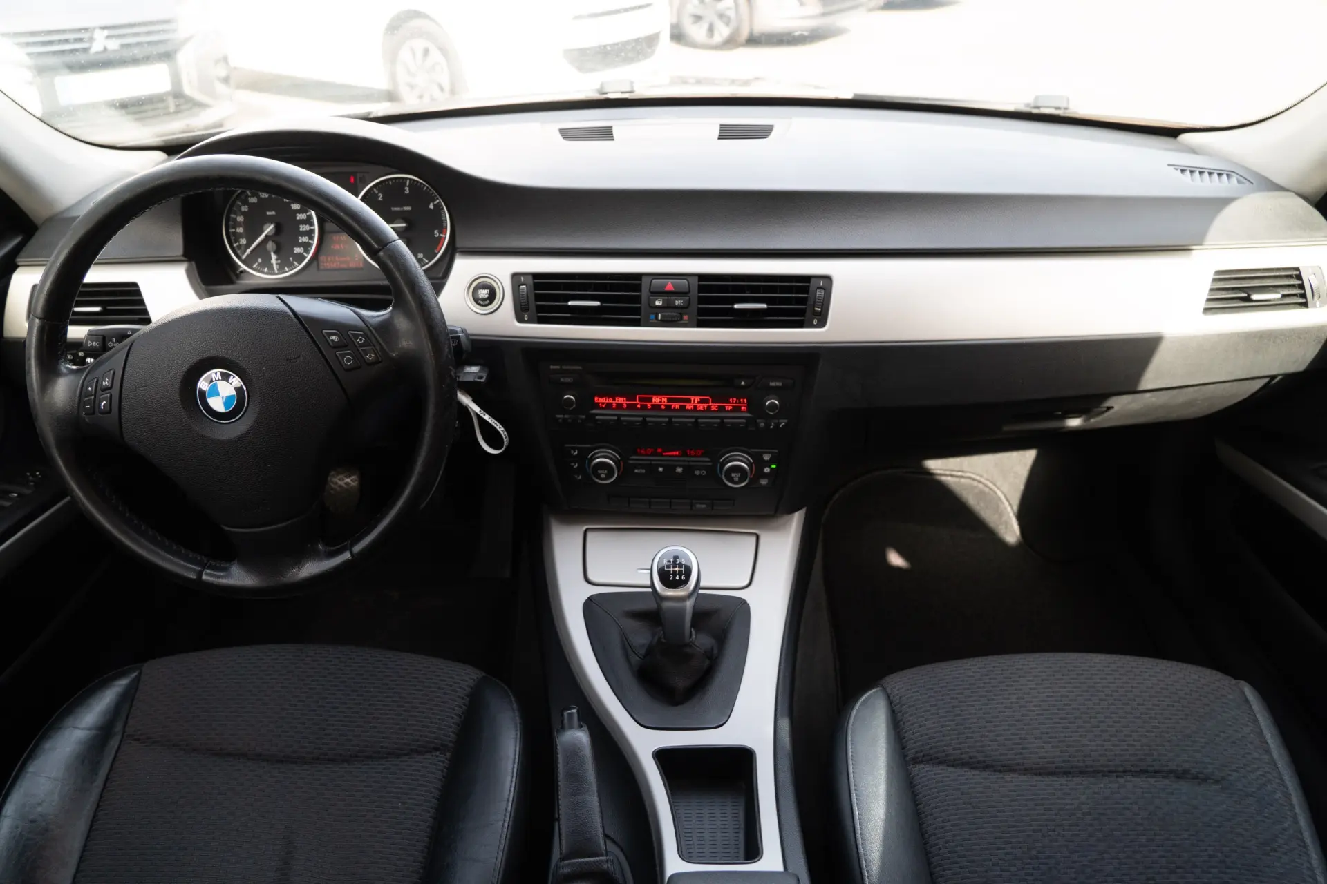 BMW 318 d Line Sport 5
