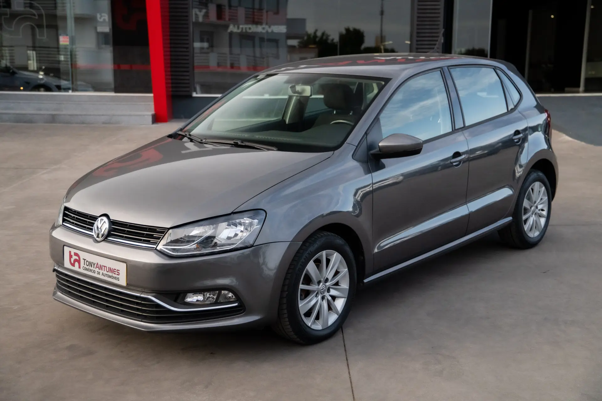 Volkswagen Polo 1.0 Confortline 2