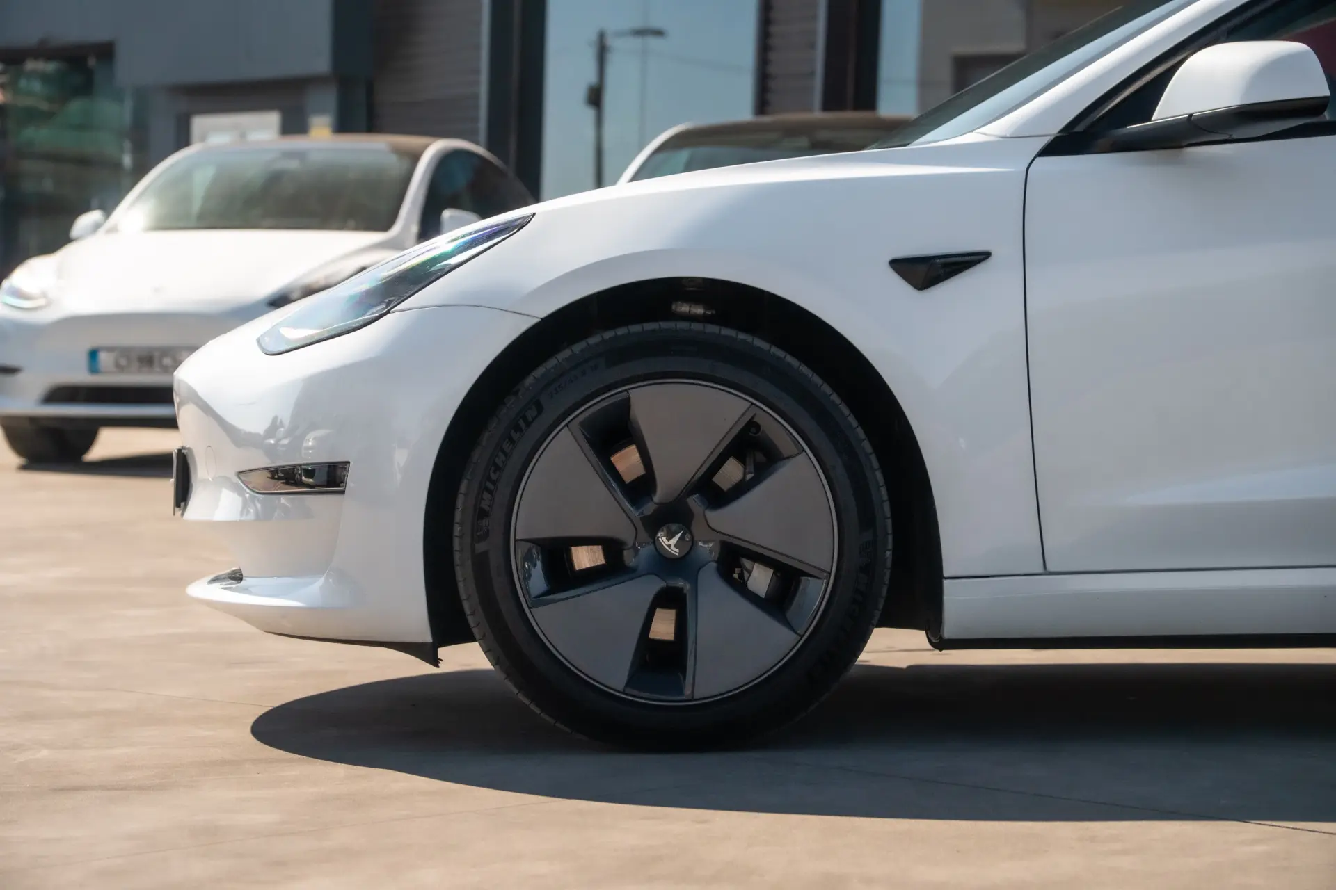 Tesla Model 3 Long Range RWD 3