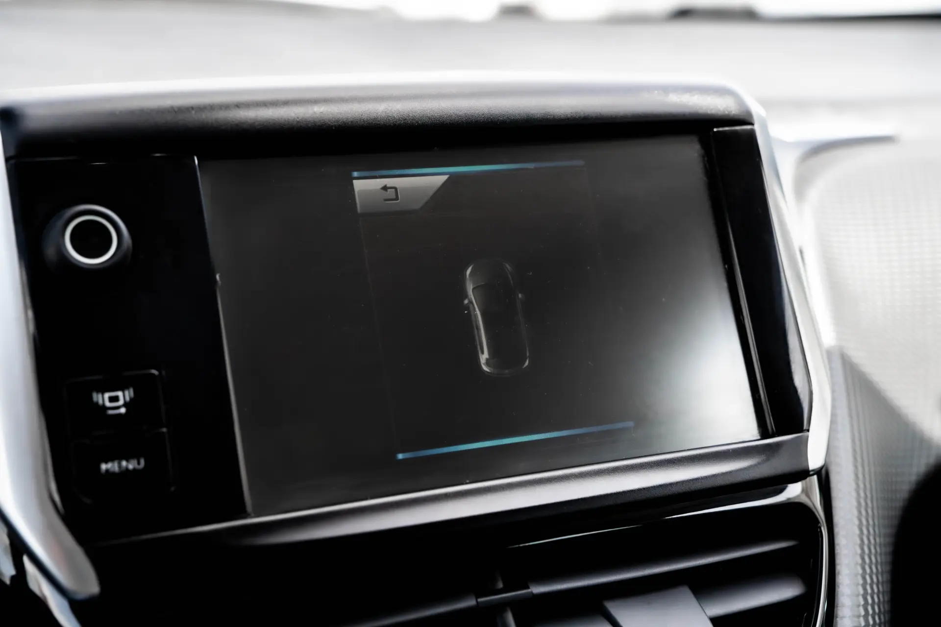 Peugeot 2008 1.2 VTi Allure 18