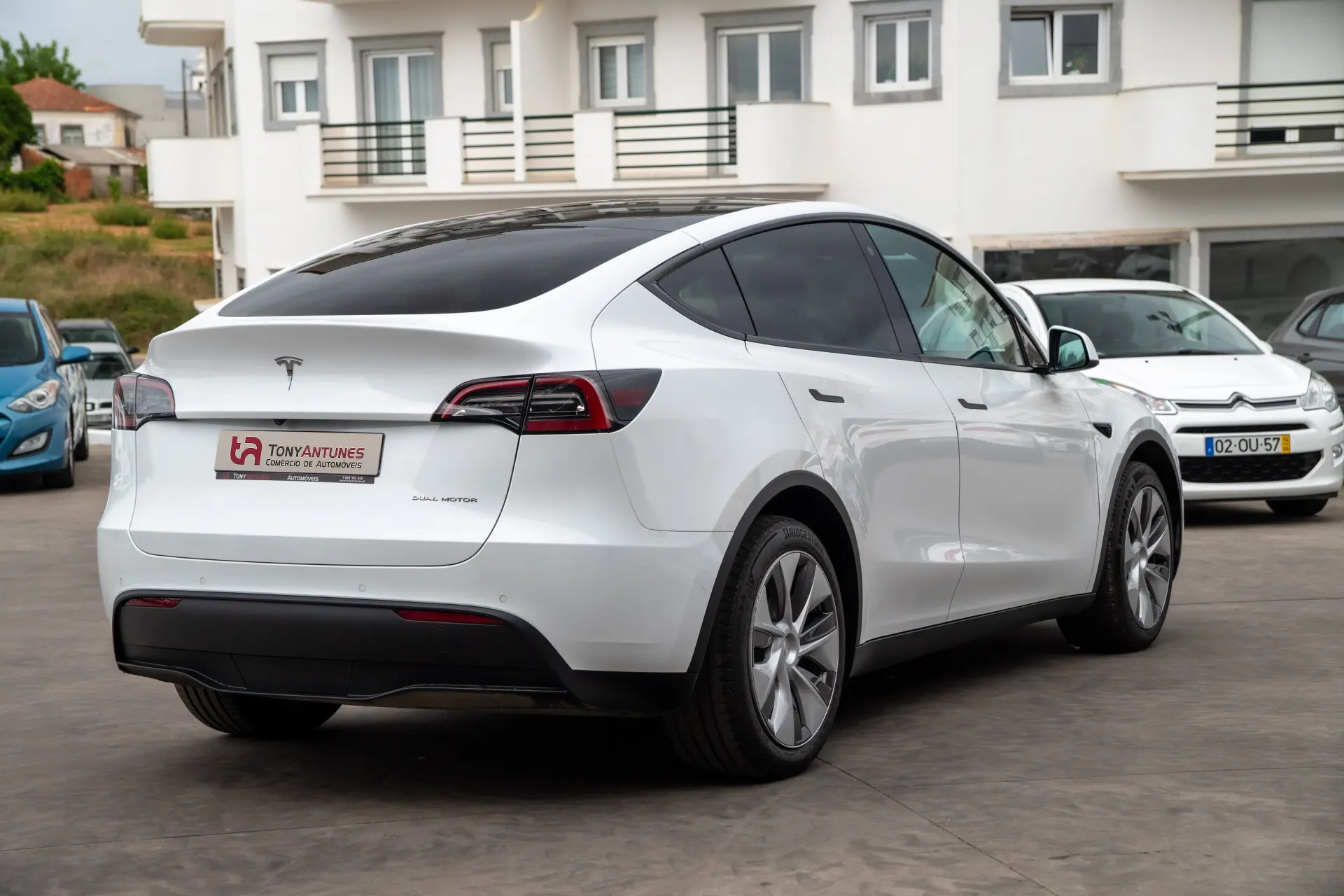 Tesla Model Y Long Range RWD 10
