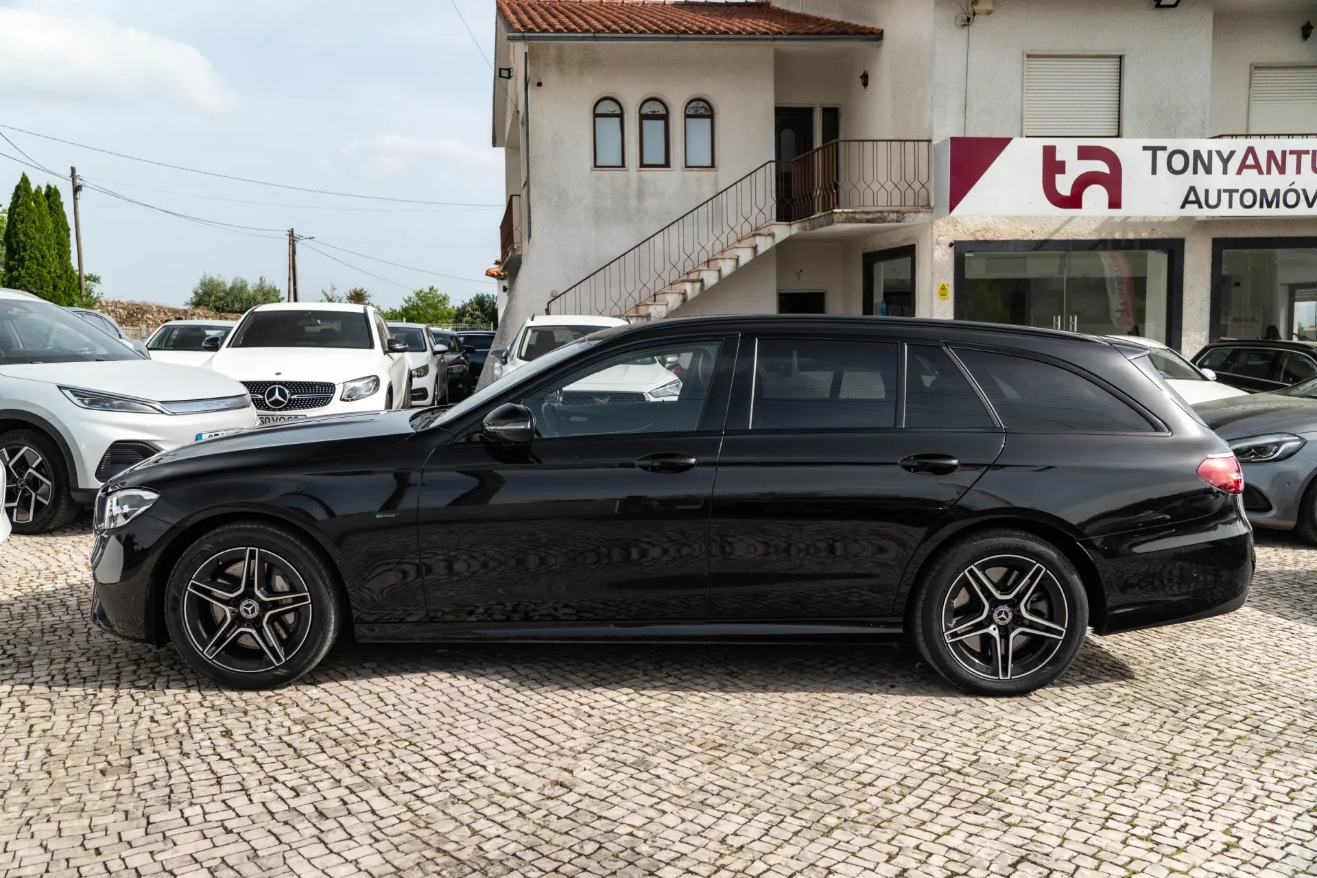 Mercedes-Benz E 300 de 4Matic 9G-TRONIC AMG Line 26