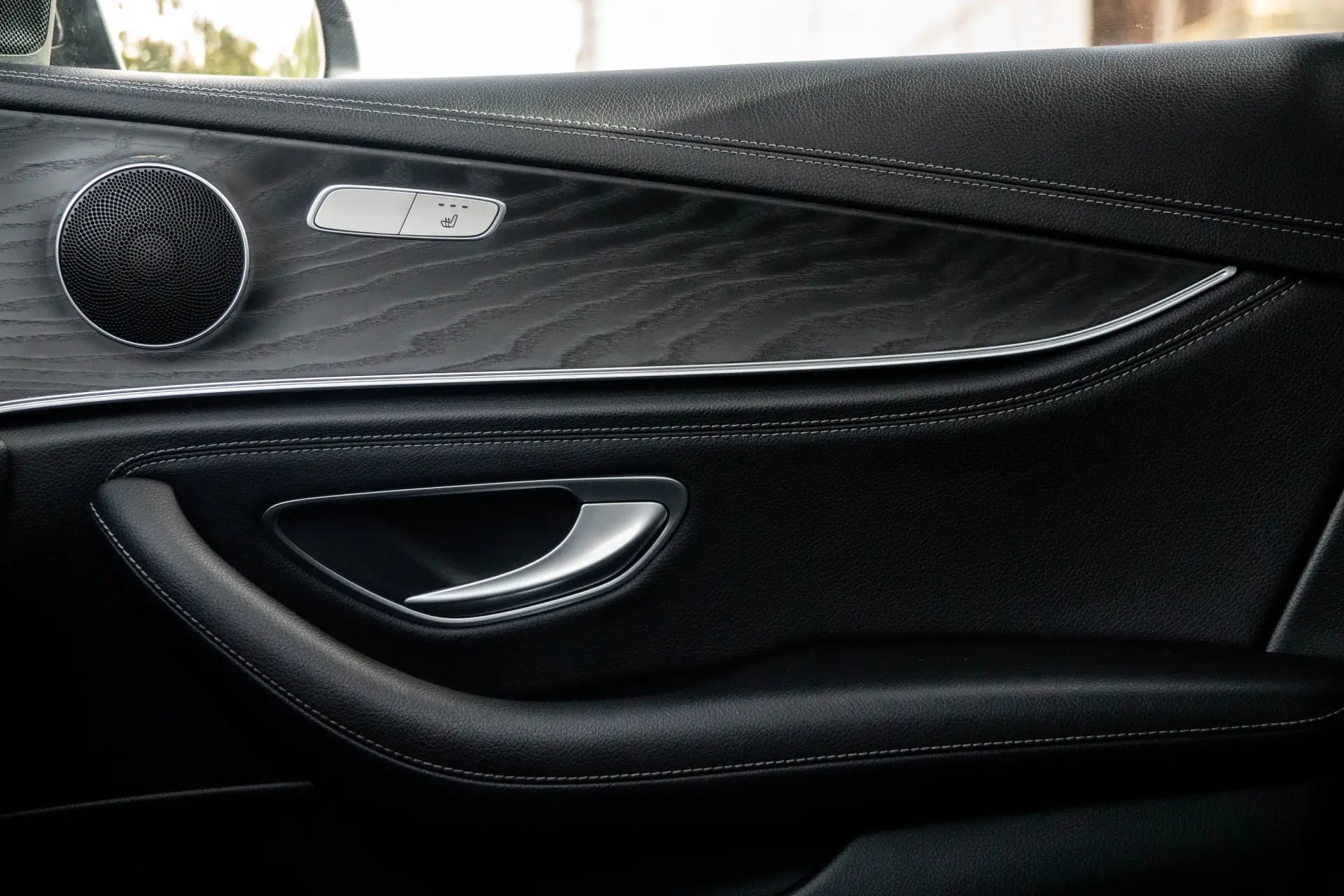 Mercedes-Benz E 300 de 4Matic 9G-TRONIC AMG Line 23