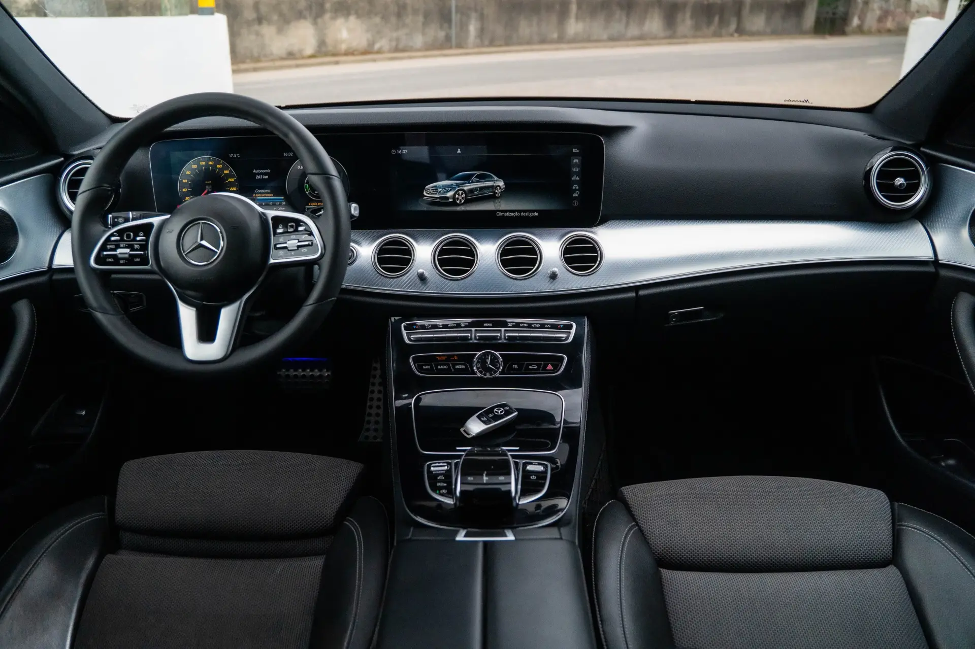 Mercedes-Benz E 220 d Avantgarde+ 4