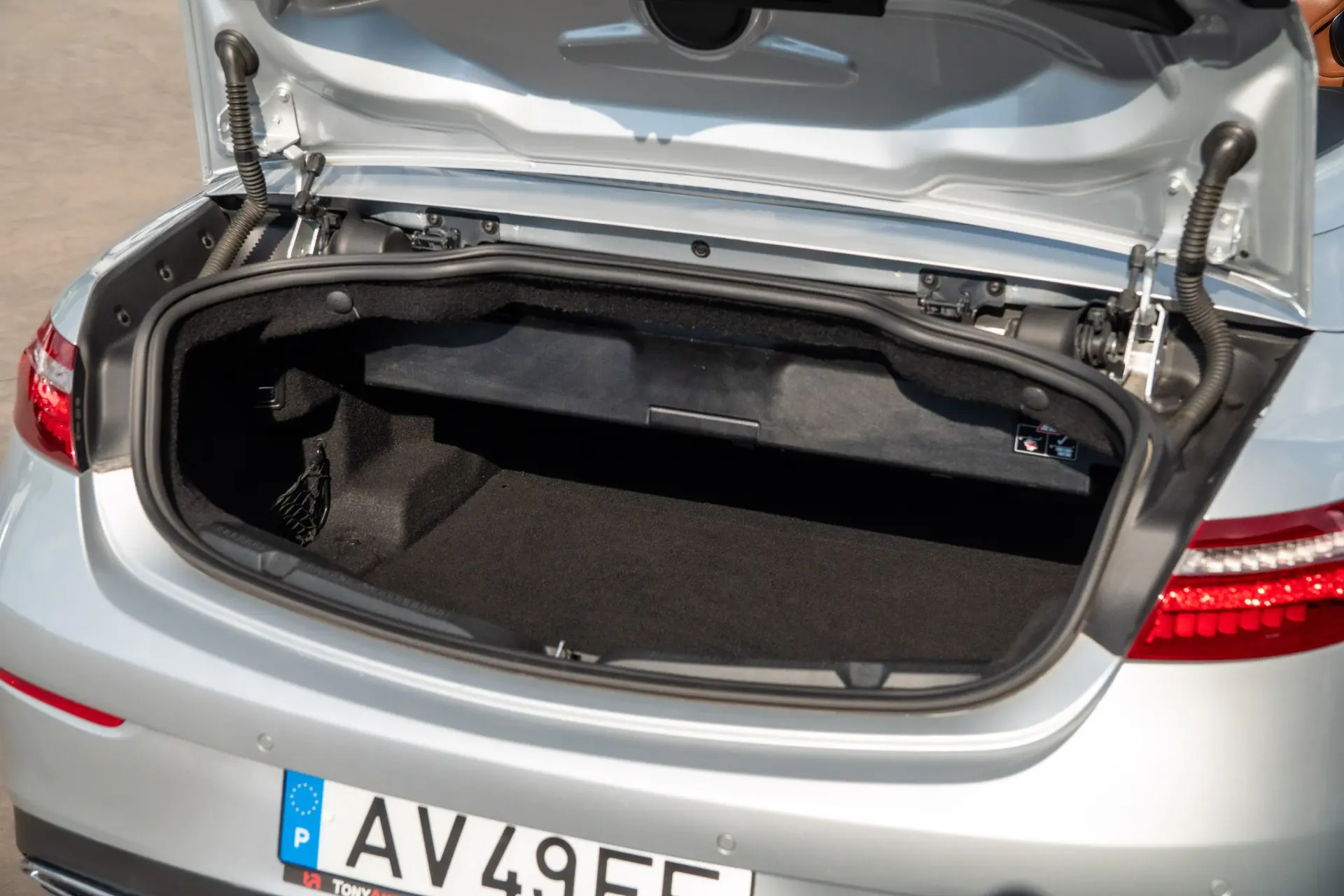 Mercedes-Benz E 220 d 4Matic 9G-TRONIC AMG Line 31