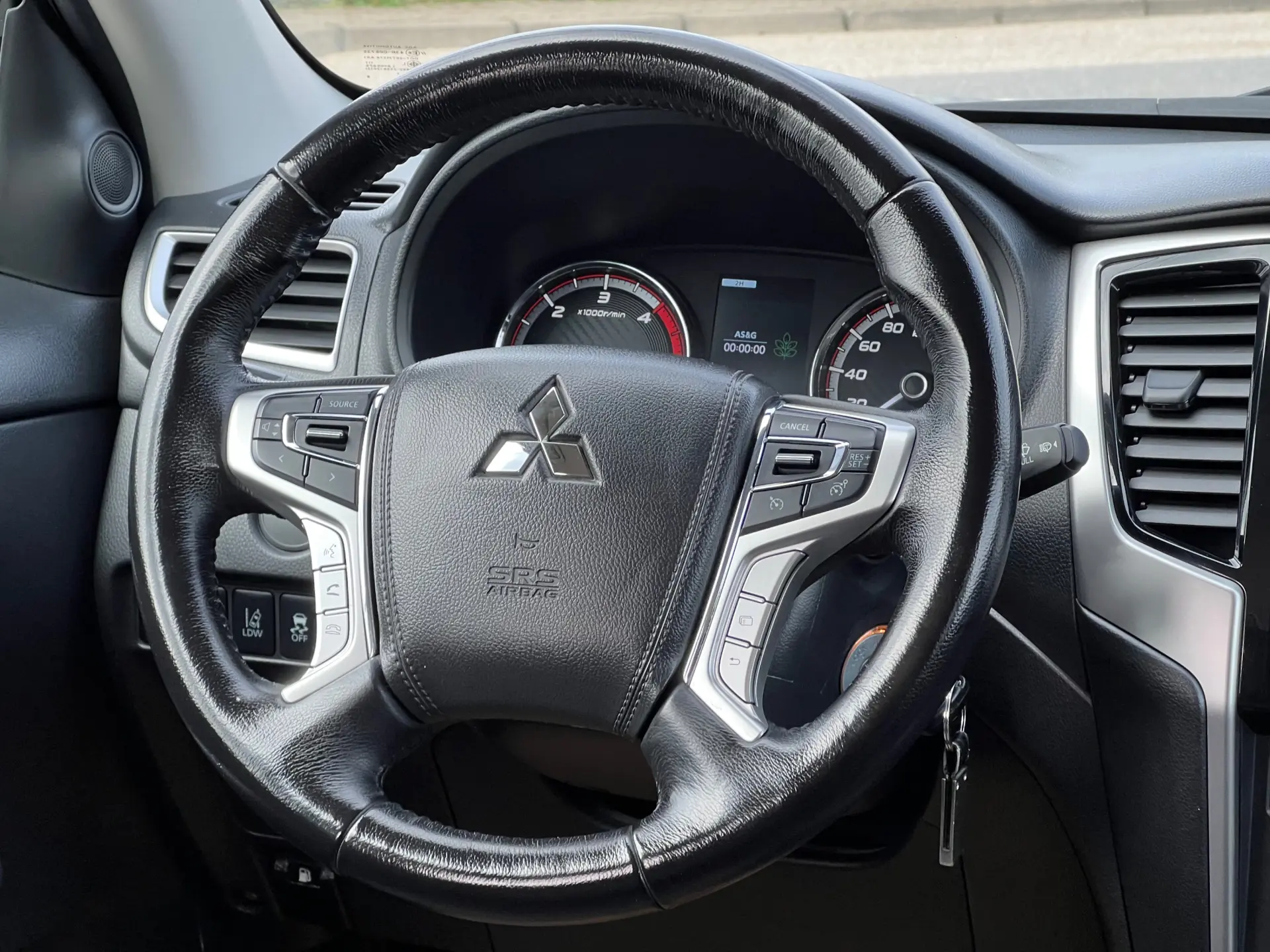 Mitsubishi L200 2.3 DI-D Strakar Space Cab Intense 4WD 30