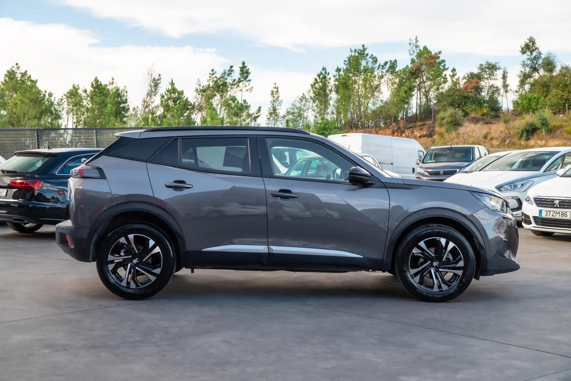 Peugeot 2008 1.2 PureTech Allure 11
