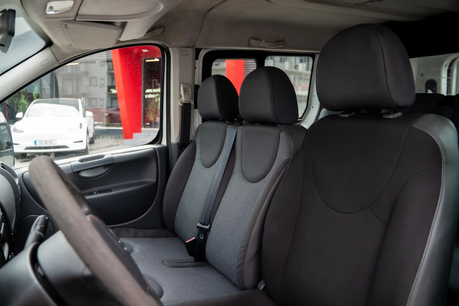 Citroen Jumpy 1.6 HDi L2H1 Semi-Vidrada 17
