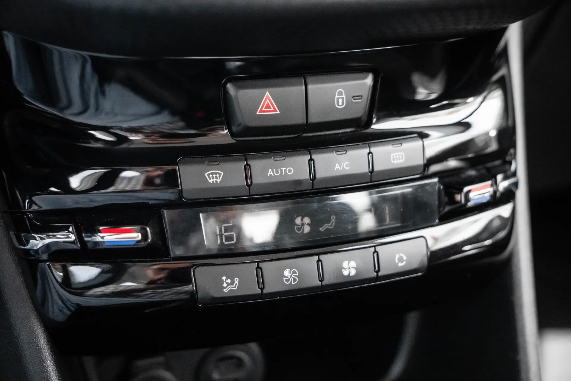 Peugeot 2008 1.2 VTi Allure 17
