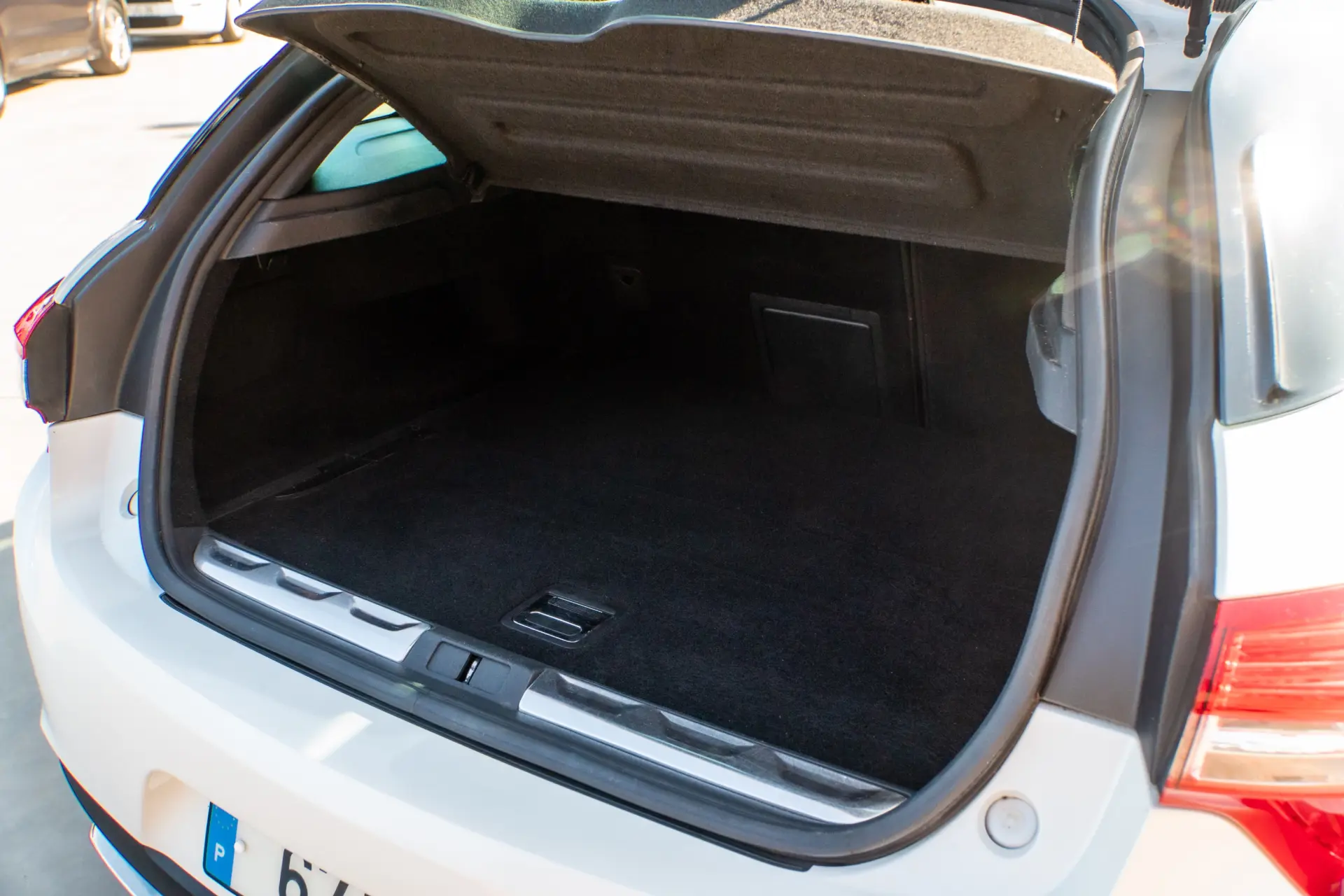 Citroen DS5 2.0 HDi Hy4 So Chic CMP6 102g 28