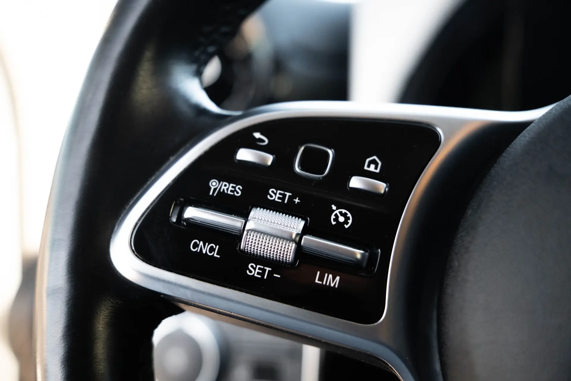 Mercedes-Benz A 250 Limousine e 8G-DCT Style 17