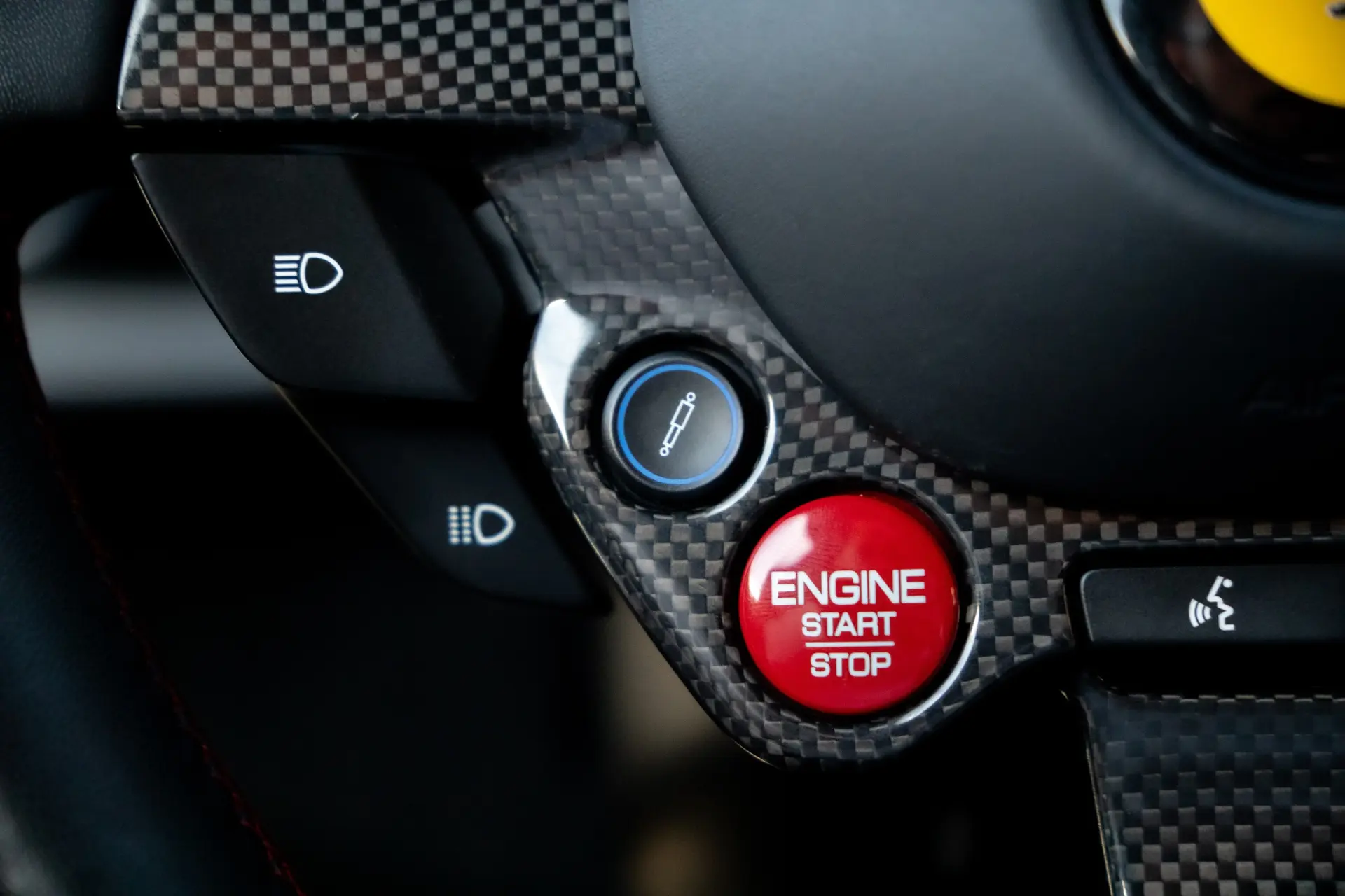 Ferrari 812 Superfast 6.5 V12 22