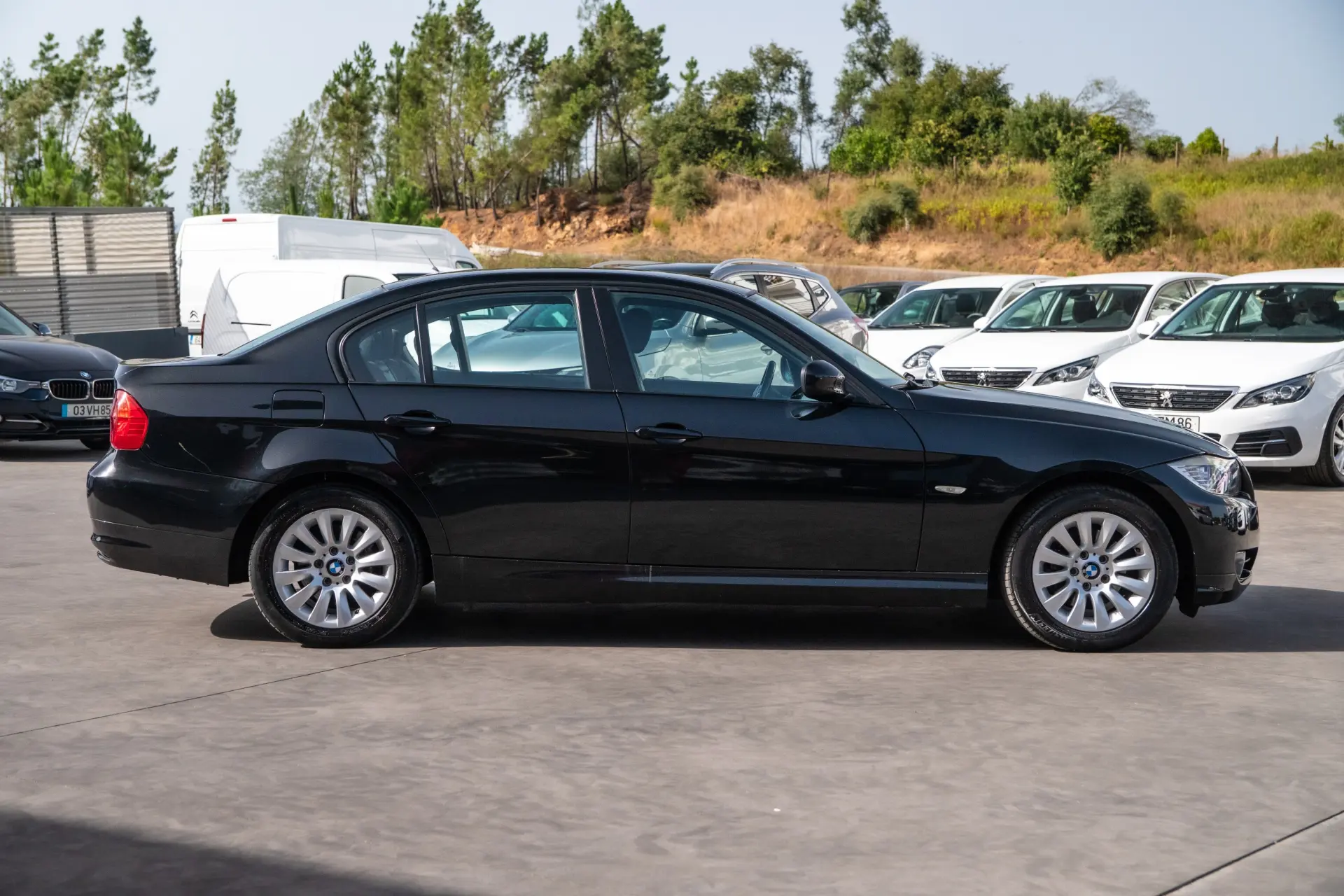 BMW 318 d Line Sport 11