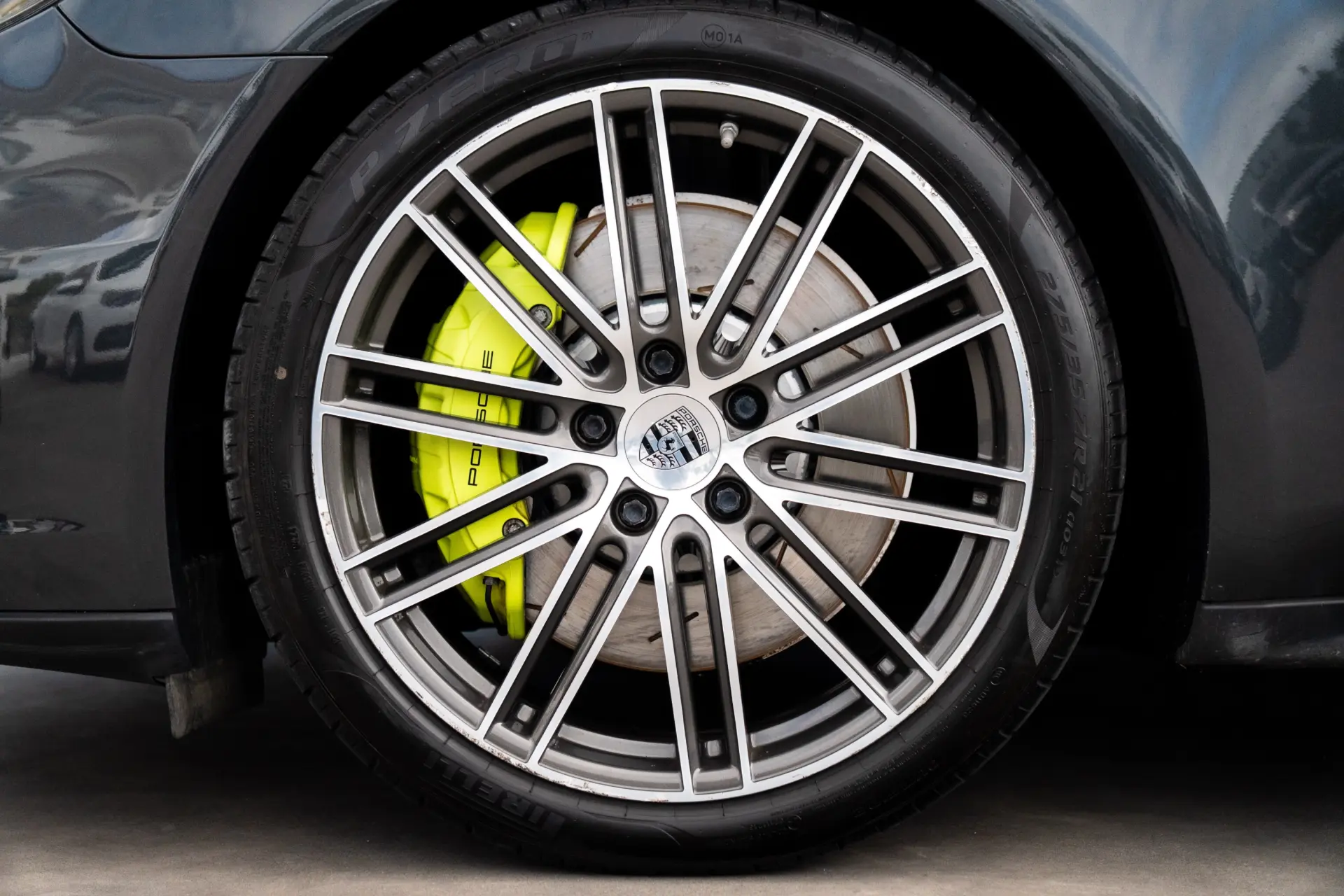 Porsche Panamera 4 E-Hybrid Platinum Edition 38