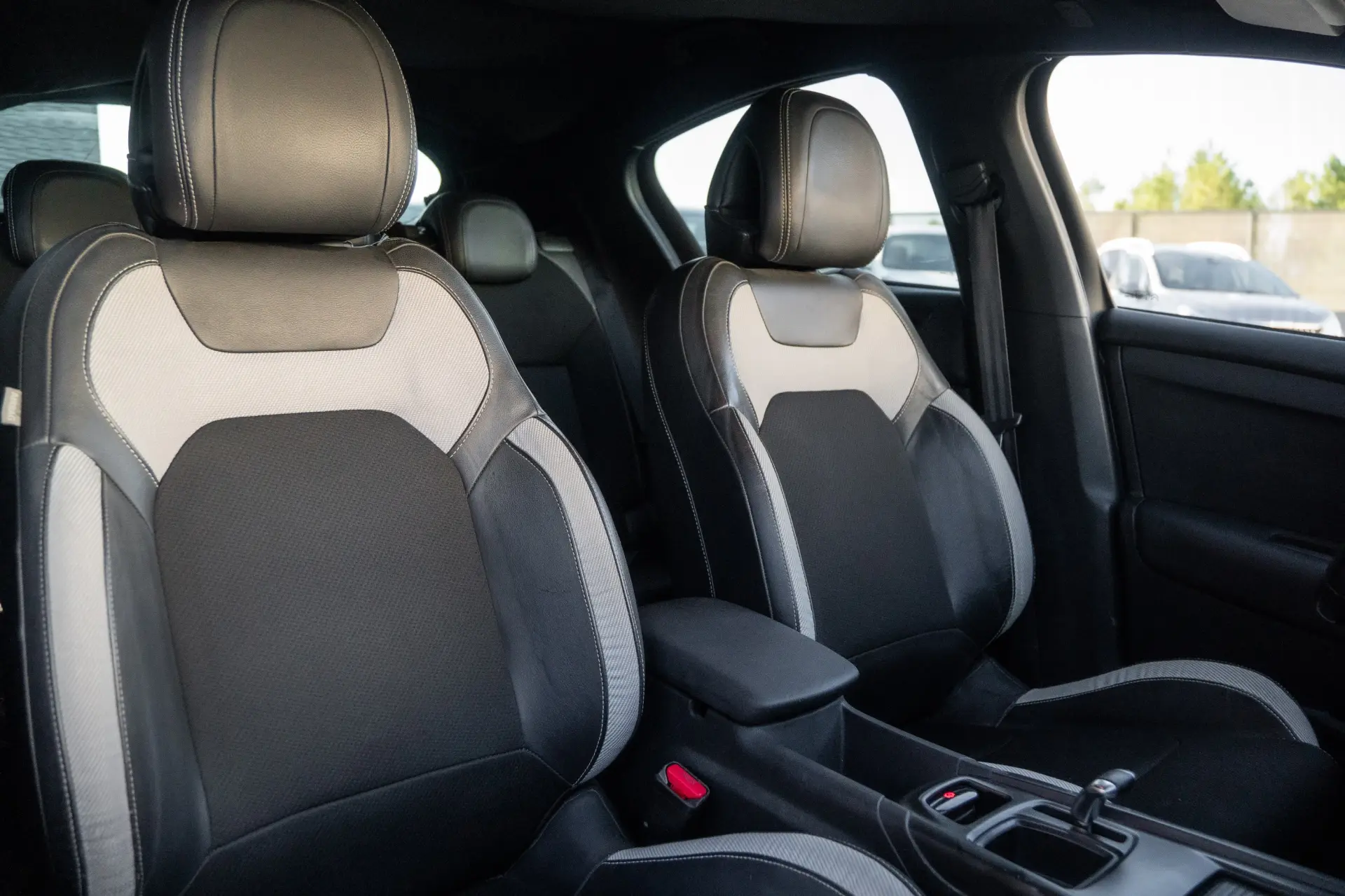 Citroen DS4 1.6 e-HDi So Chic CMP6 24