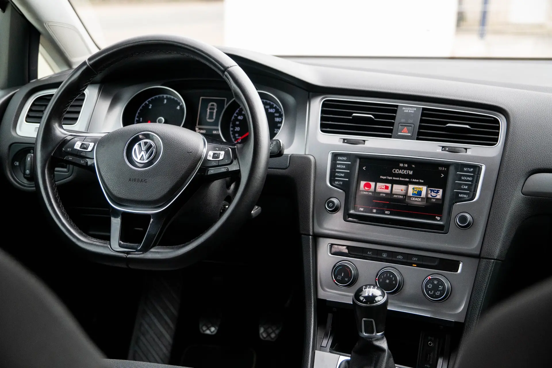 Volkswagen Golf 1.6 TDi Confortline 18