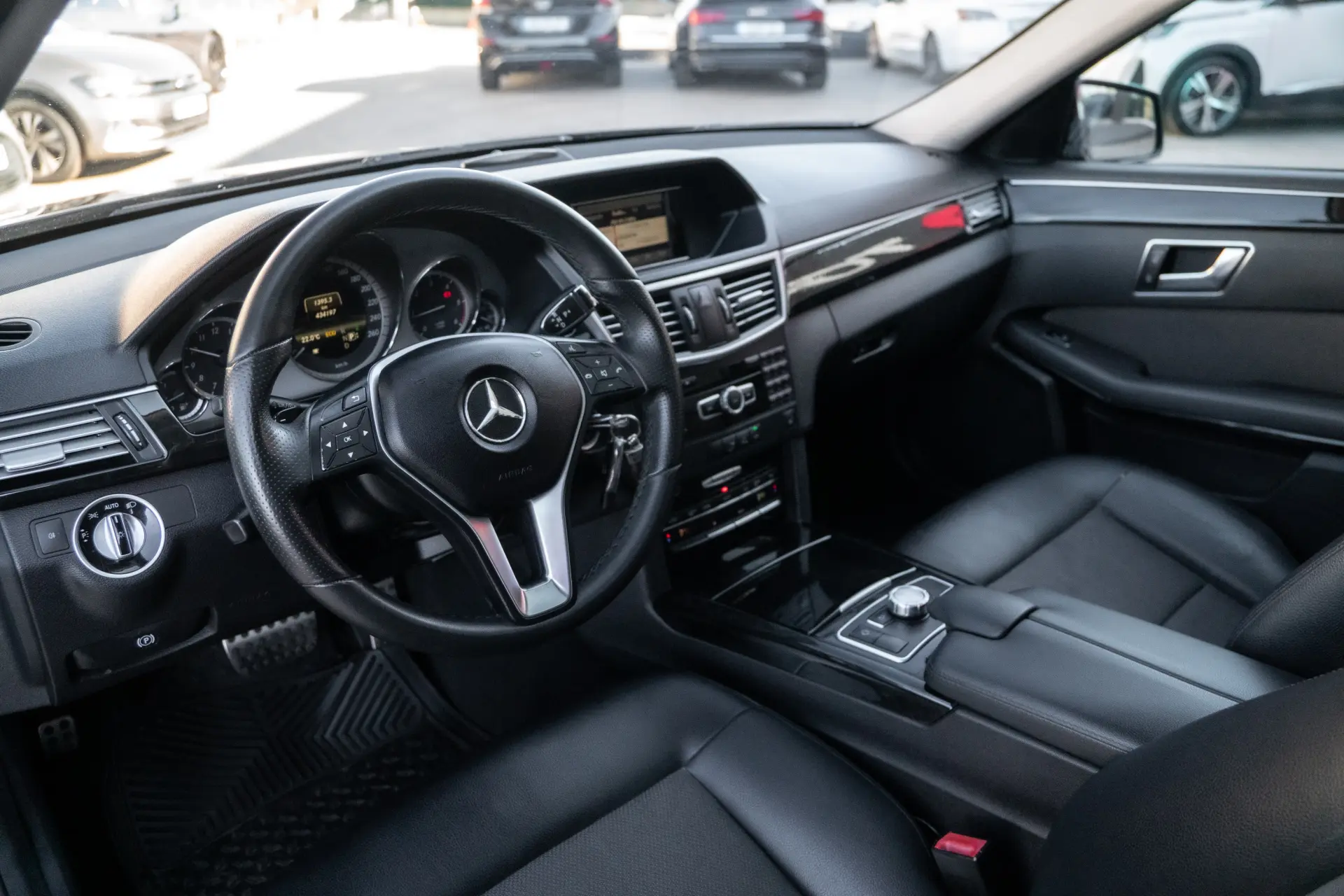 Mercedes-Benz E 220 BlueTEC 9G-TRONIC Avantgarde 3