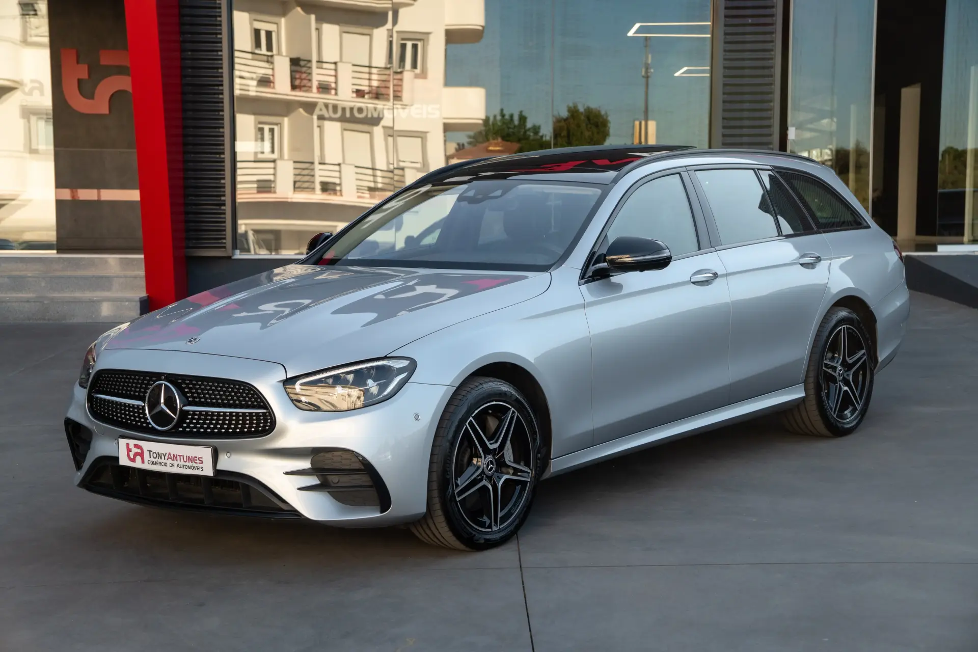 Mercedes-Benz E 300 de 9G-TRONIC AMG Line 2
