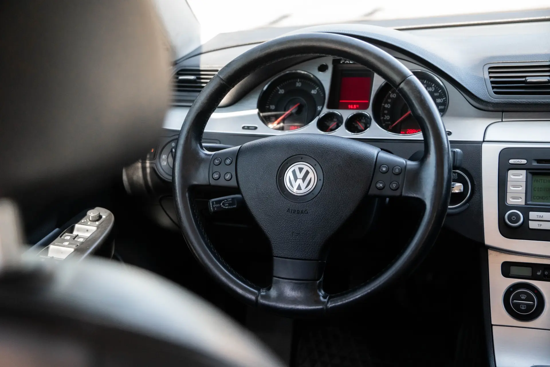 Volkswagen Passat 2.0 TDI Highline 14