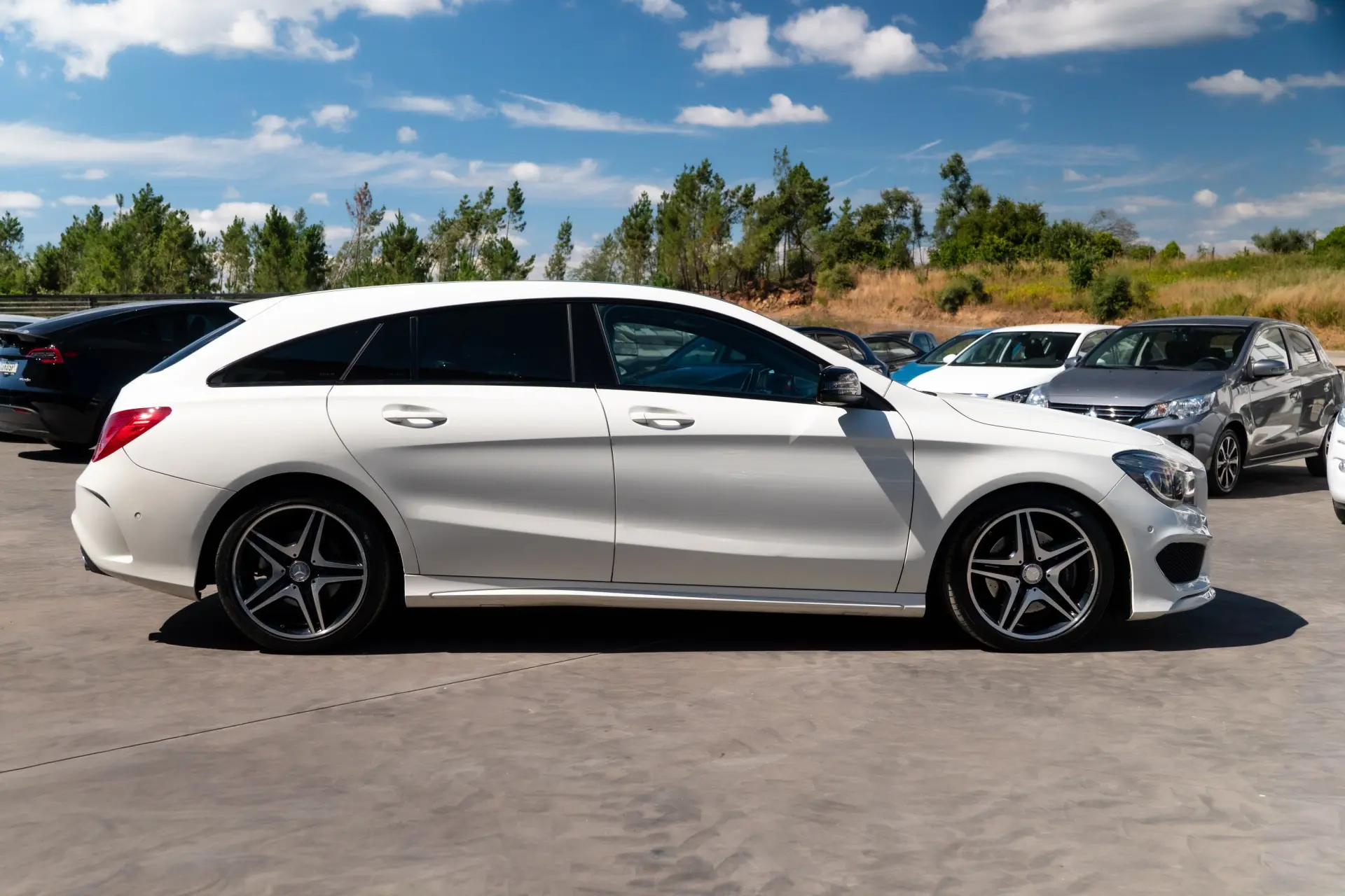 Mercedes-Benz CLA 220 d Shooting Brake AMG Line Aut. 11