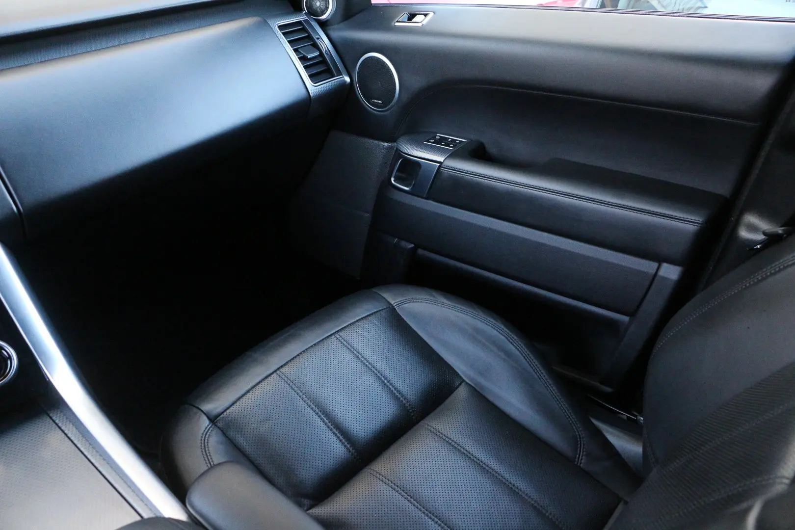Land Rover Range Rover Sport 2.0 Si4 PHEV HSE Dynamic Stealth 31