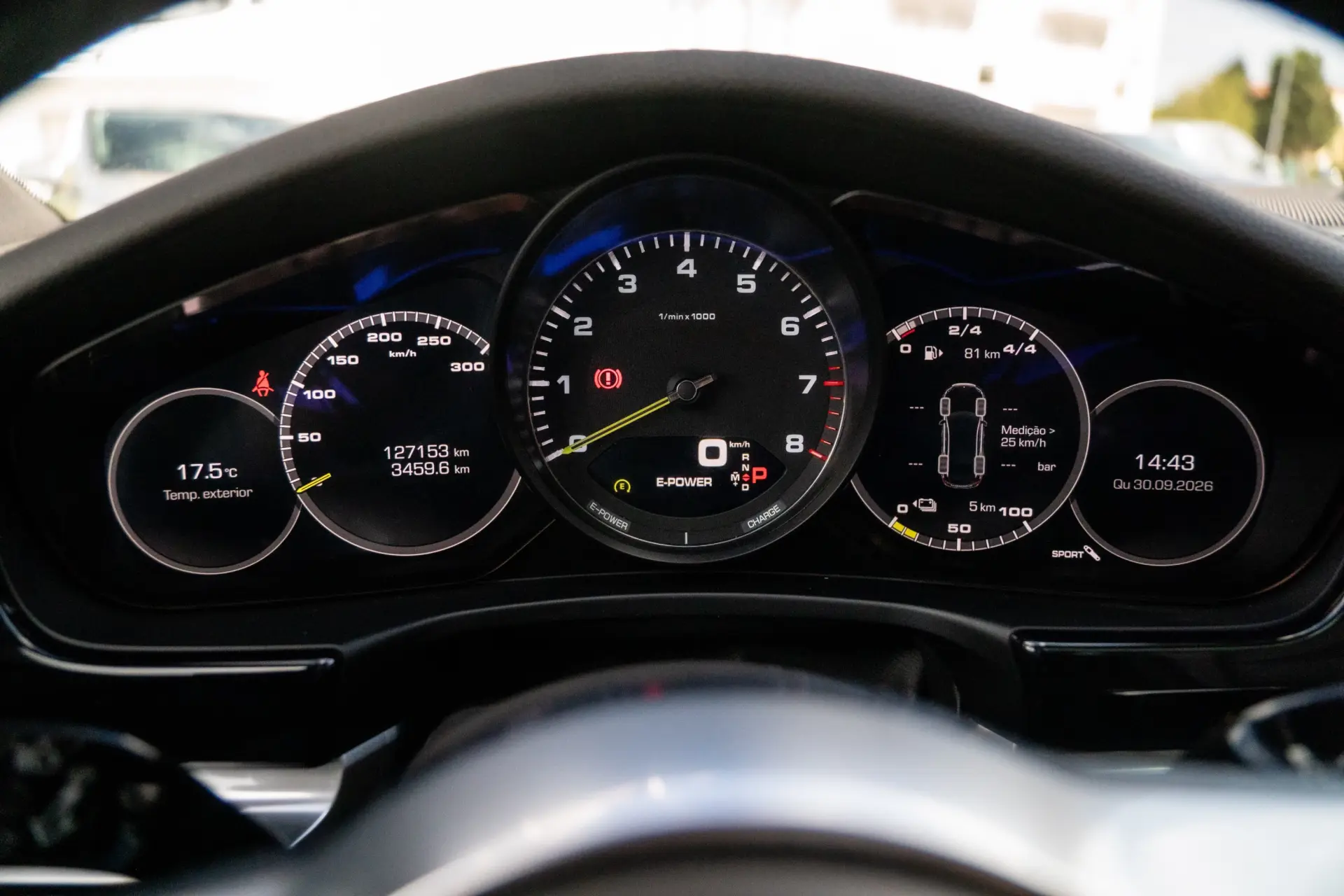 Porsche Panamera 4 E-Hybrid Platinum Edition 16