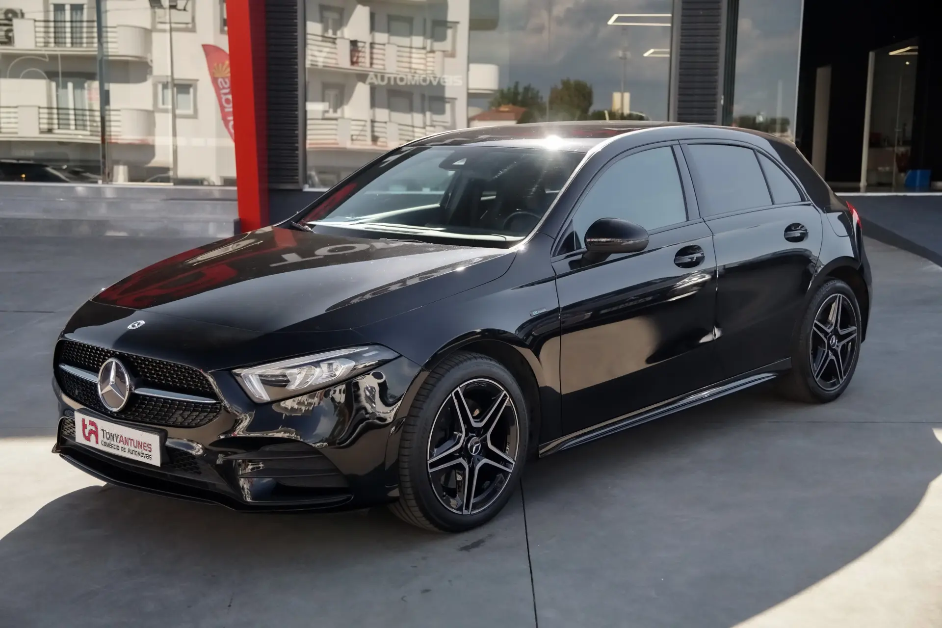Mercedes-Benz A 250 e 8G-DCT Edition AMG Line 2