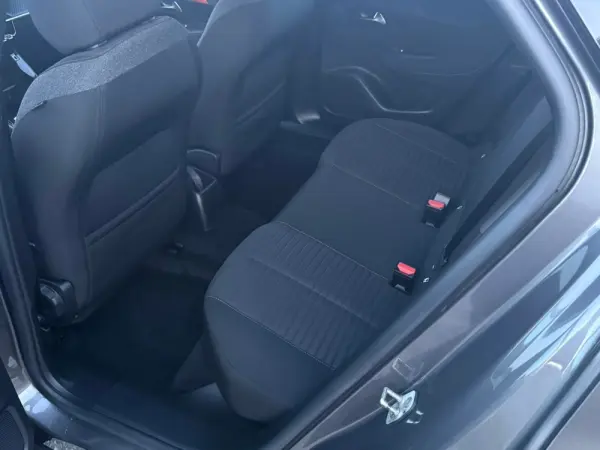 Peugeot 2008 1.5 BlueHDi Allure 4