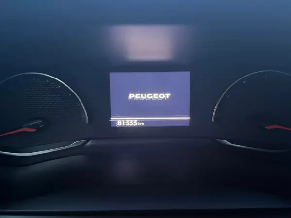 Peugeot 2008 1.5 BlueHDi Allure 7