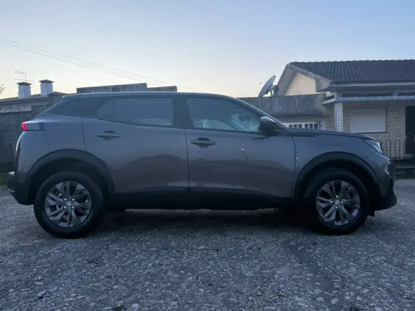 Peugeot 2008 1.5 BlueHDi Allure 10