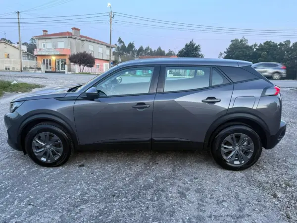 Peugeot 2008 1.5 BlueHDi Allure 11