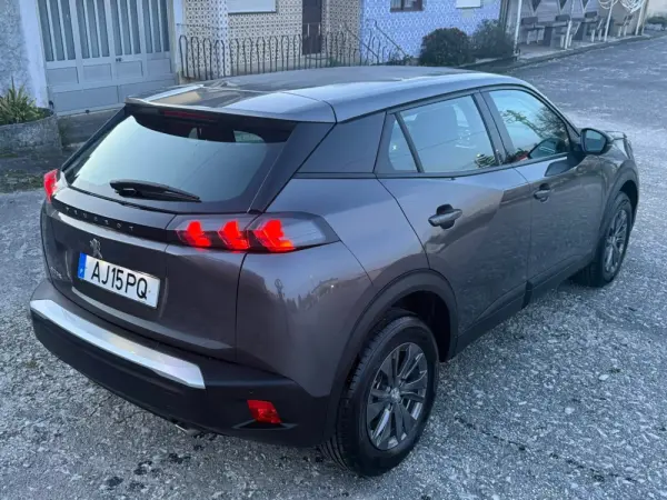 Peugeot 2008 1.5 BlueHDi Allure 12