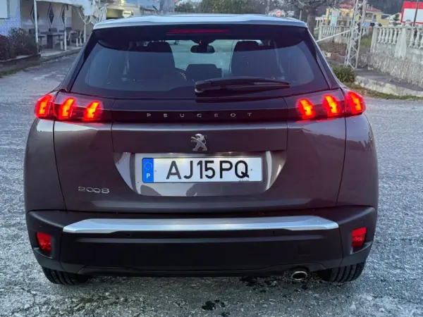 Peugeot 2008 1.5 BlueHDi Allure 14