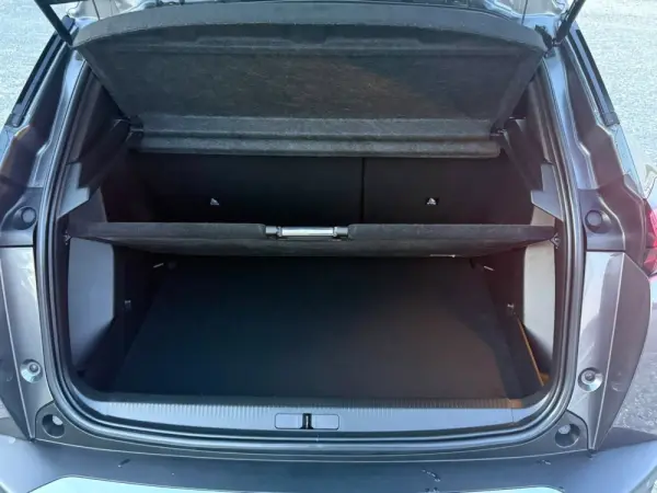Peugeot 2008 1.5 BlueHDi Allure 16