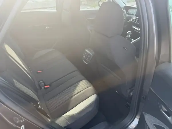 Peugeot 3008 1.5 BlueHDi Active Pack 11